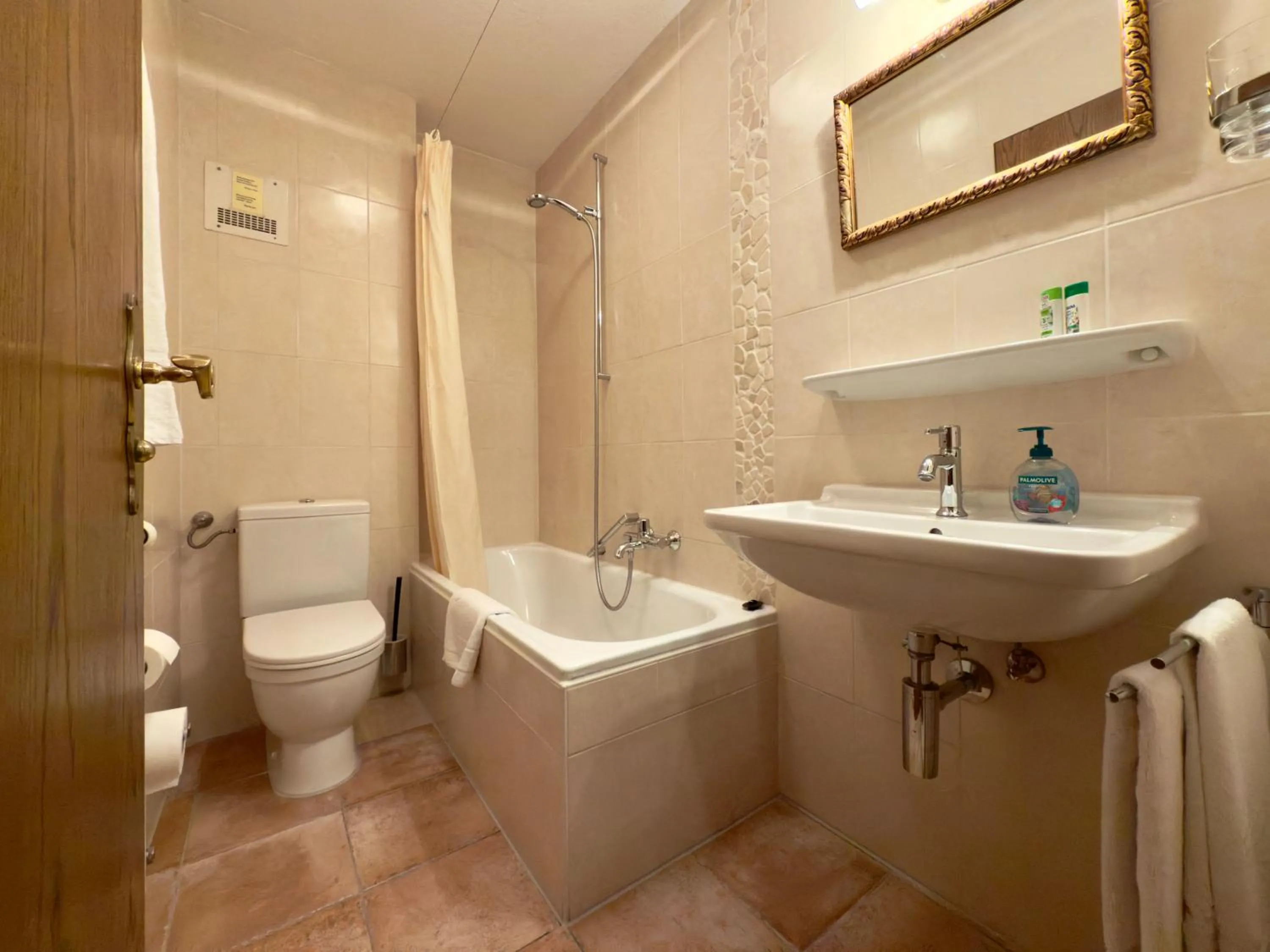 Toilet in Hotel Forsthaus Oberau