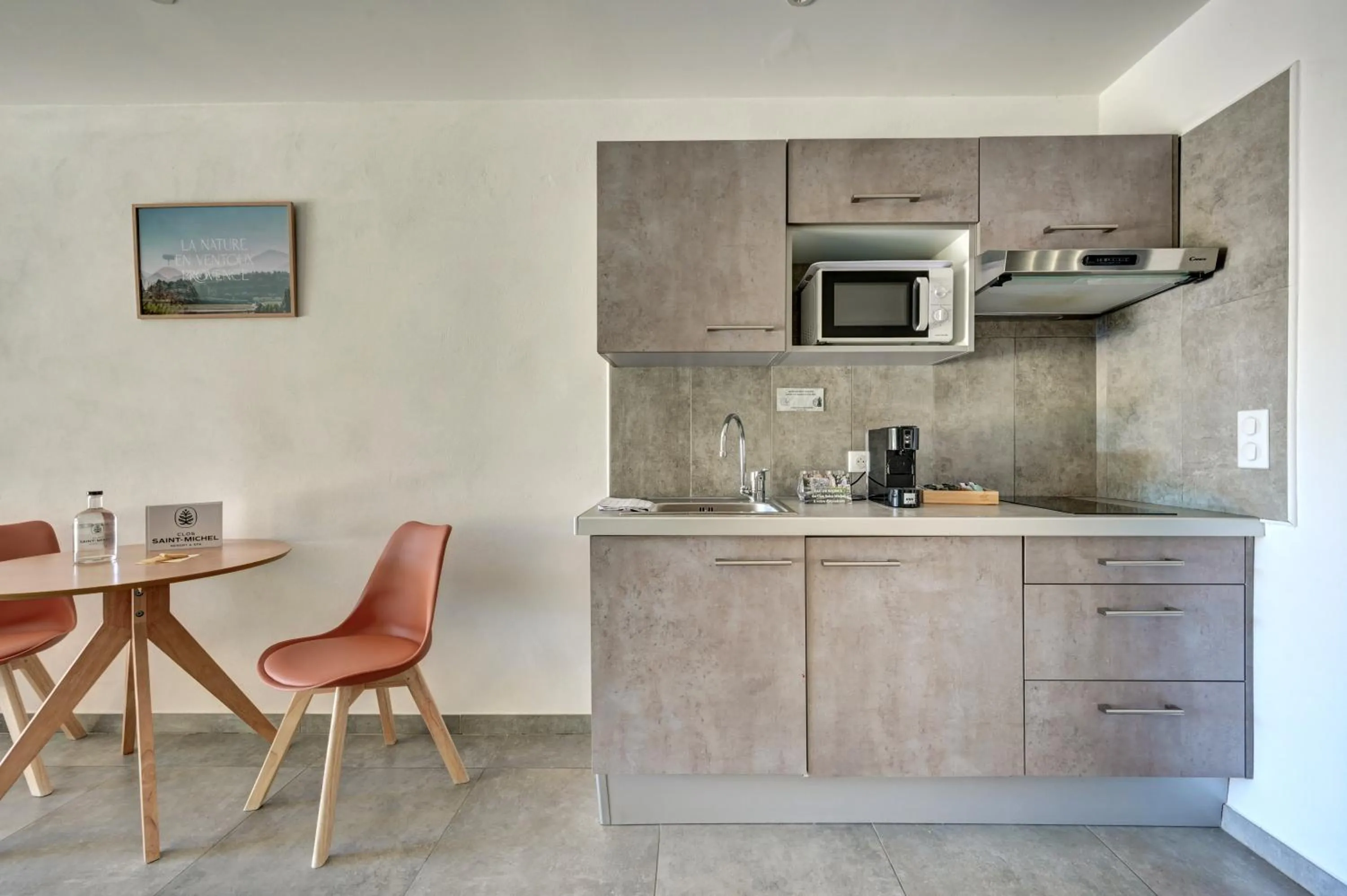 Dining area in Clos Saint-Michel Resort & Spa