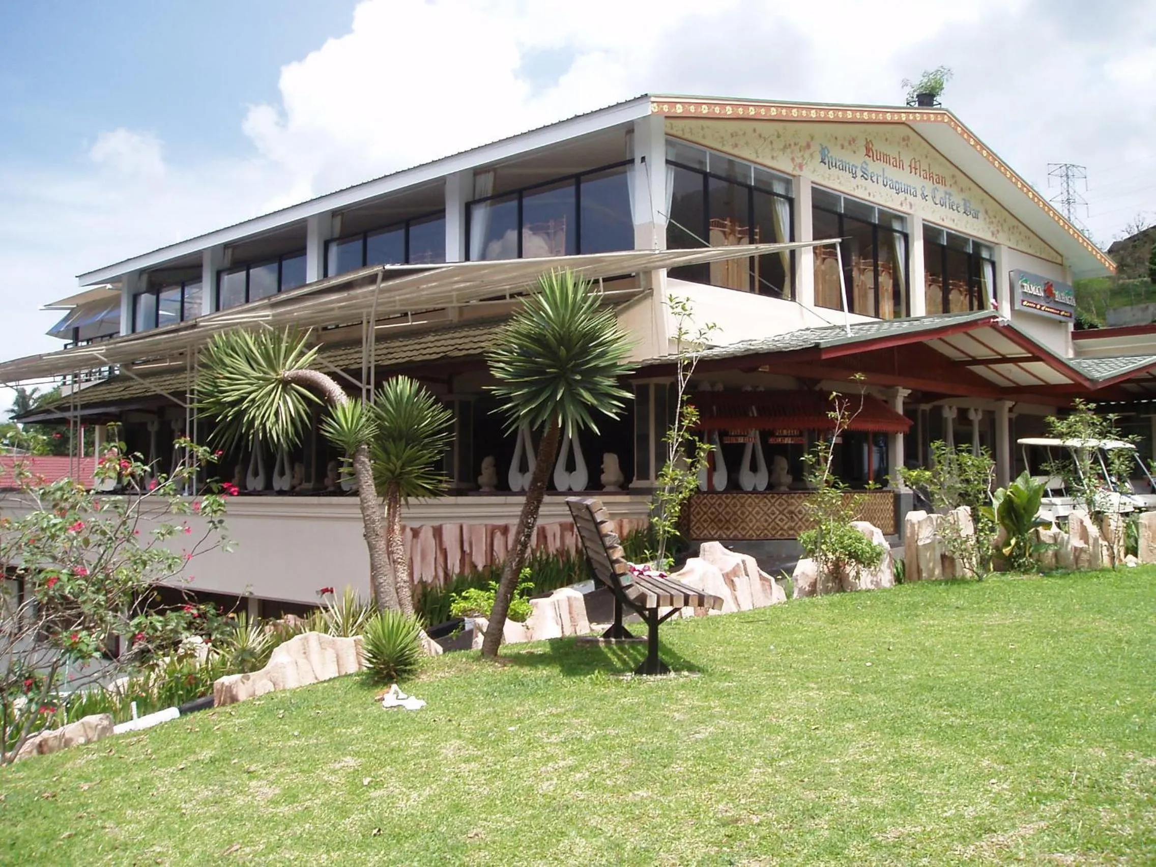 Property building in Villa Tjokro