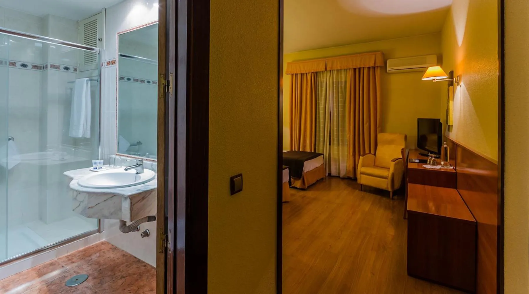 Photo of the whole room in Hotel Zodiaco