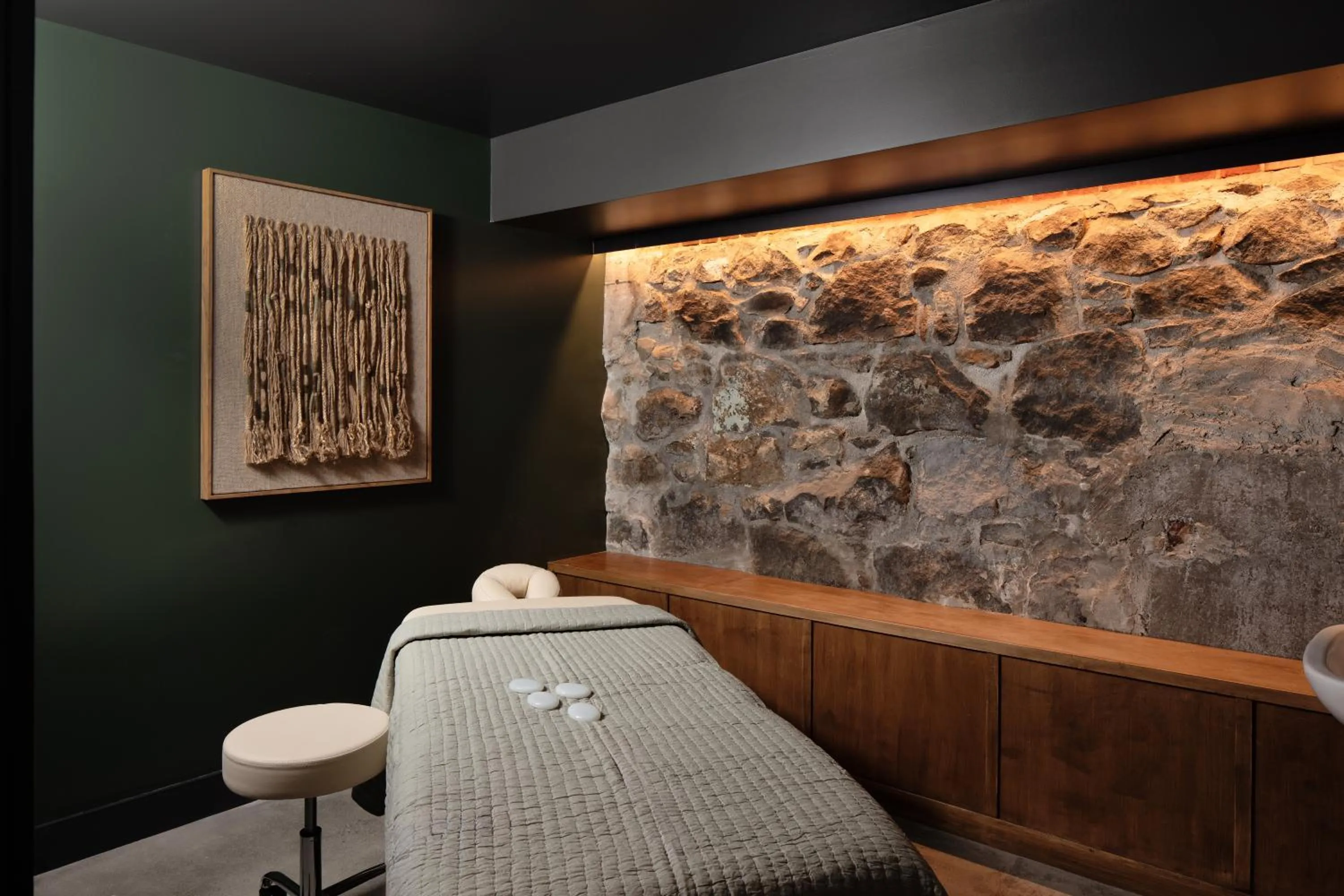 Massage in Lightwell Hotel & Spa