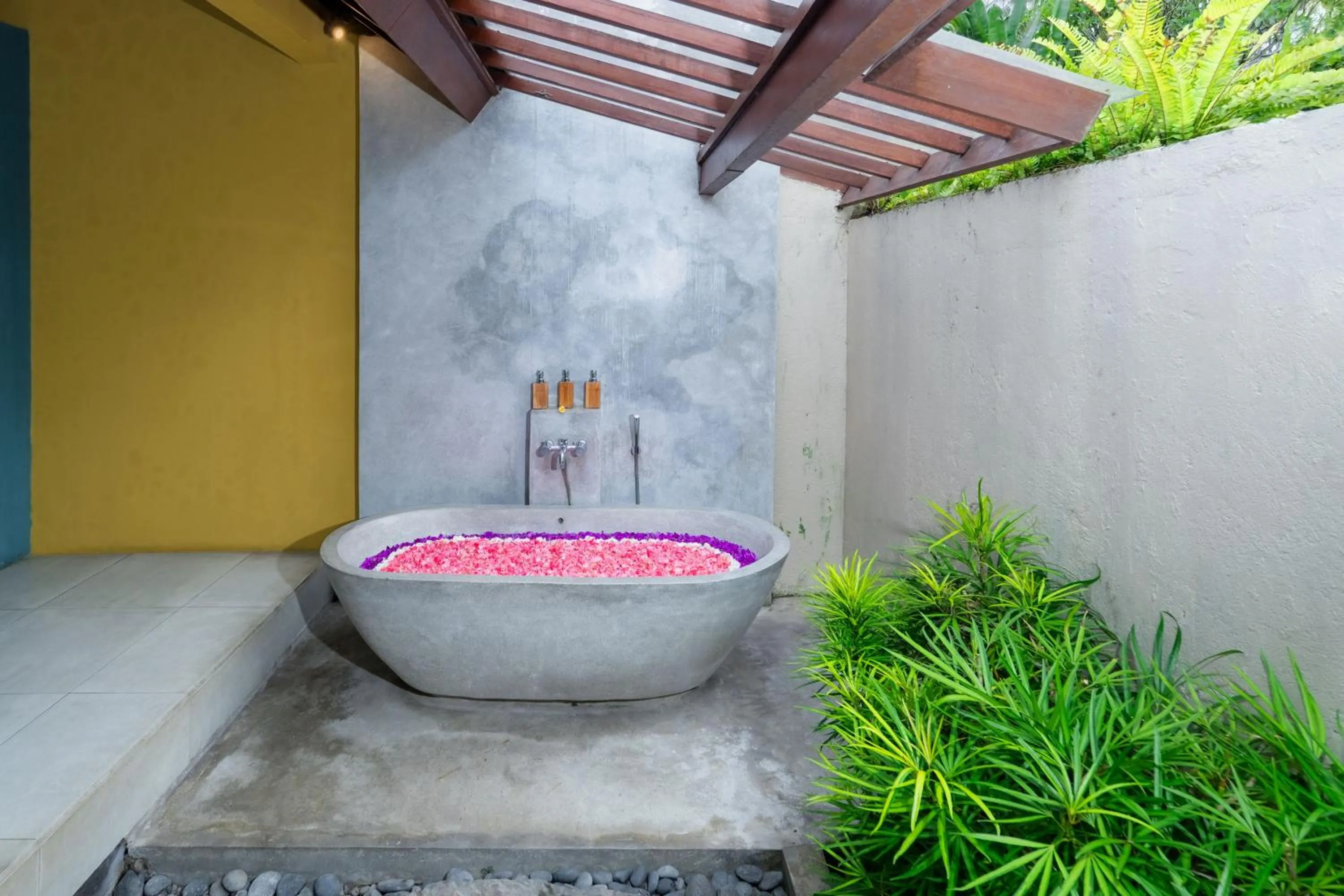 Bathroom in Temuku Ubud Villas