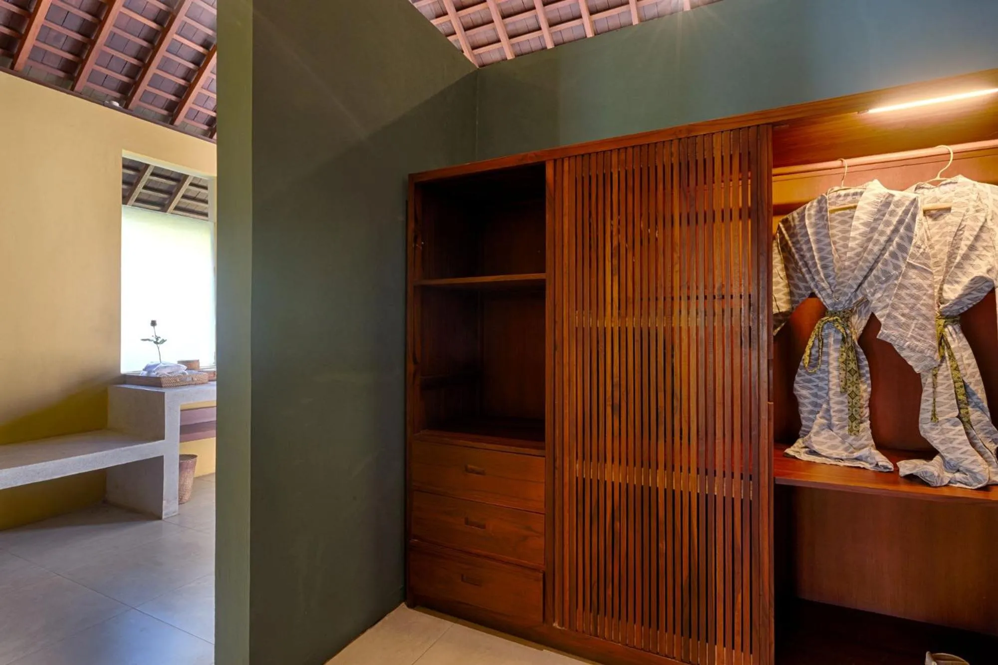wardrobe, Bed in Temuku Ubud Villas