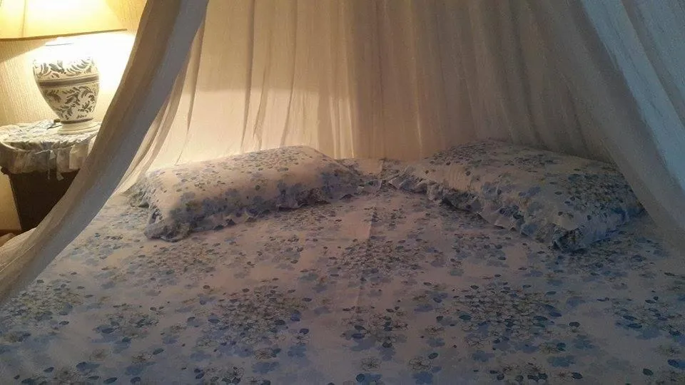 Photo of the whole room, Bed in Albisola bed and breakfast