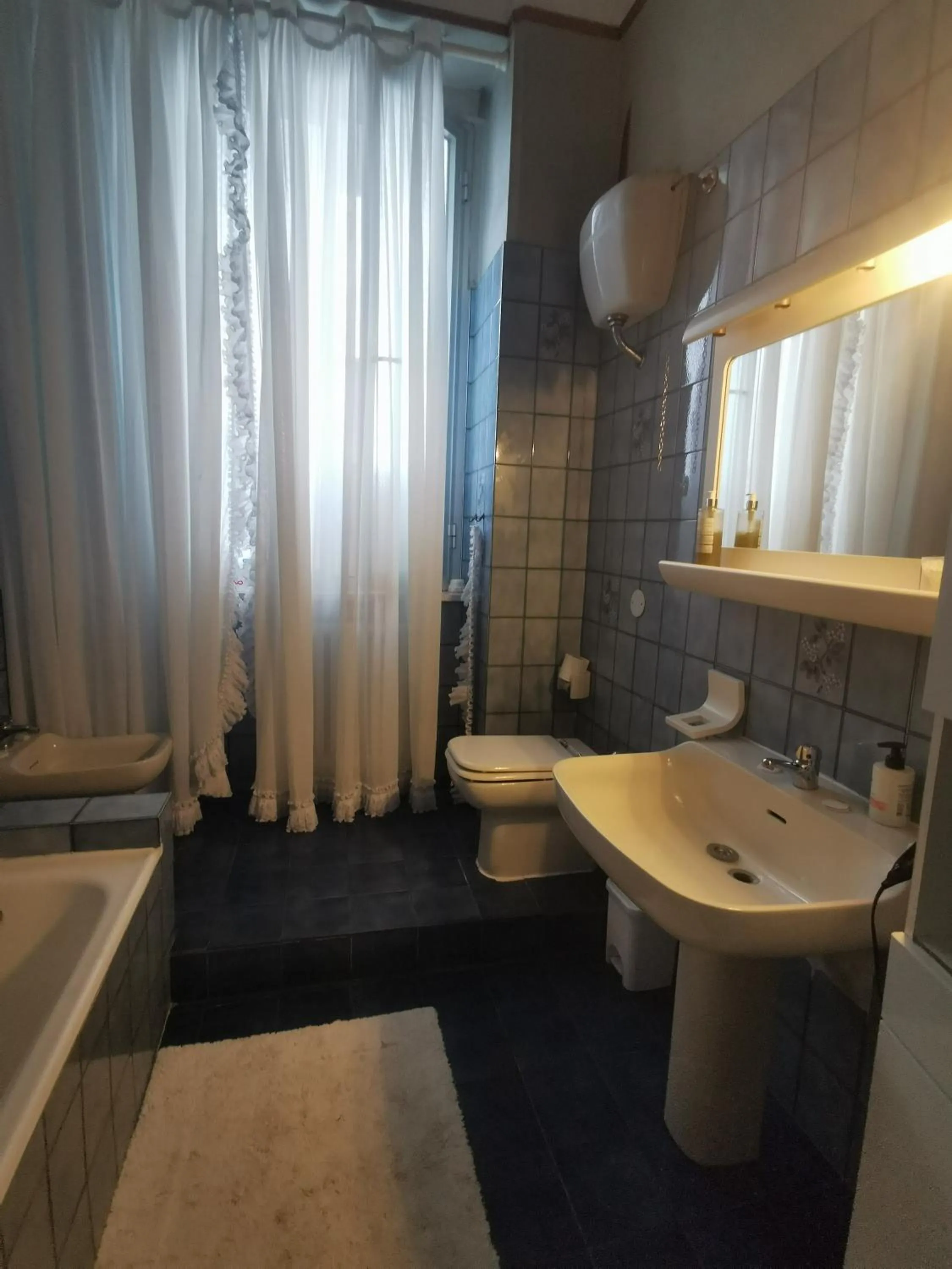 Bathroom in Albisola bed and breakfast