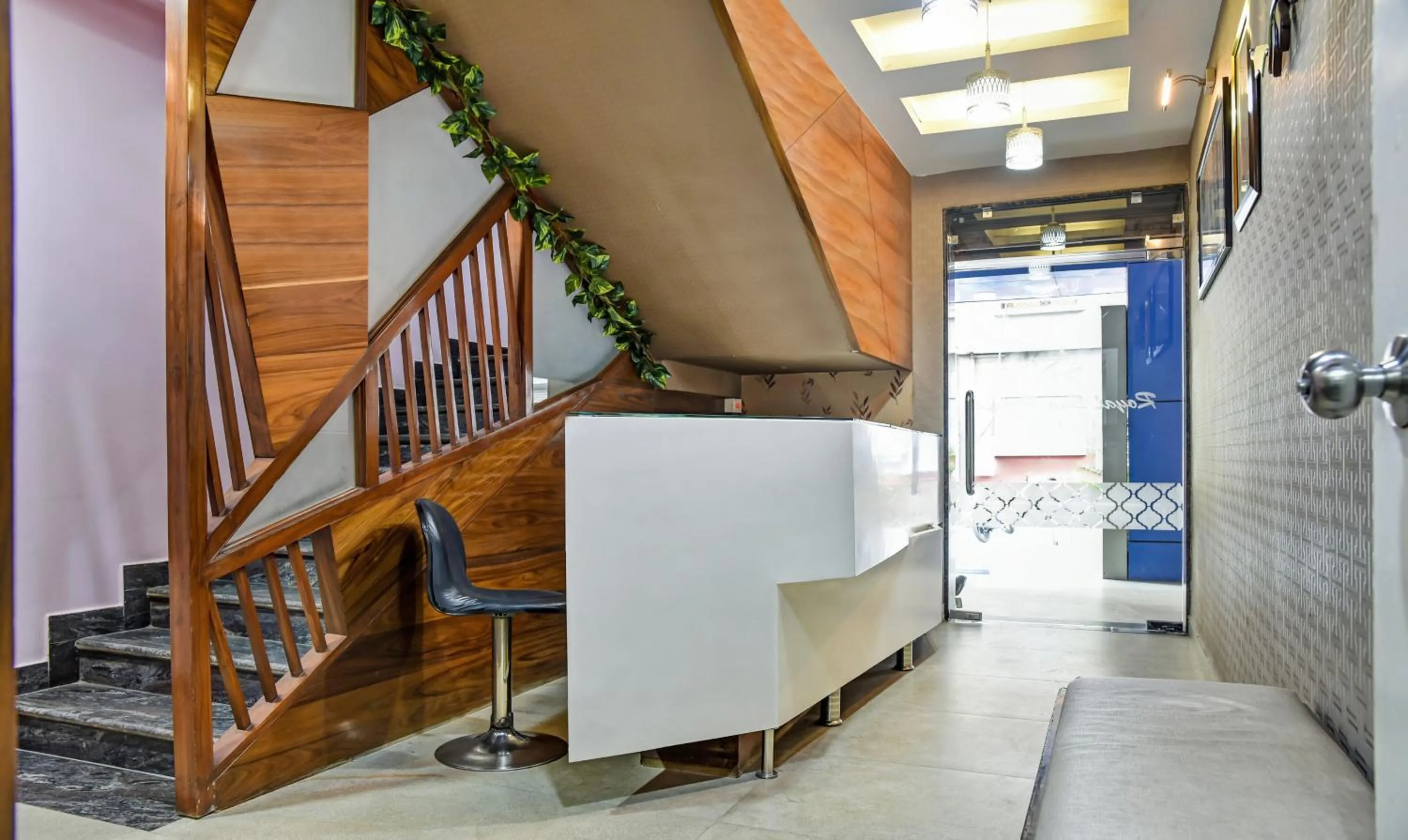 Lobby or reception in Treebo Royal Sun Palace MP Nagar Zone 2