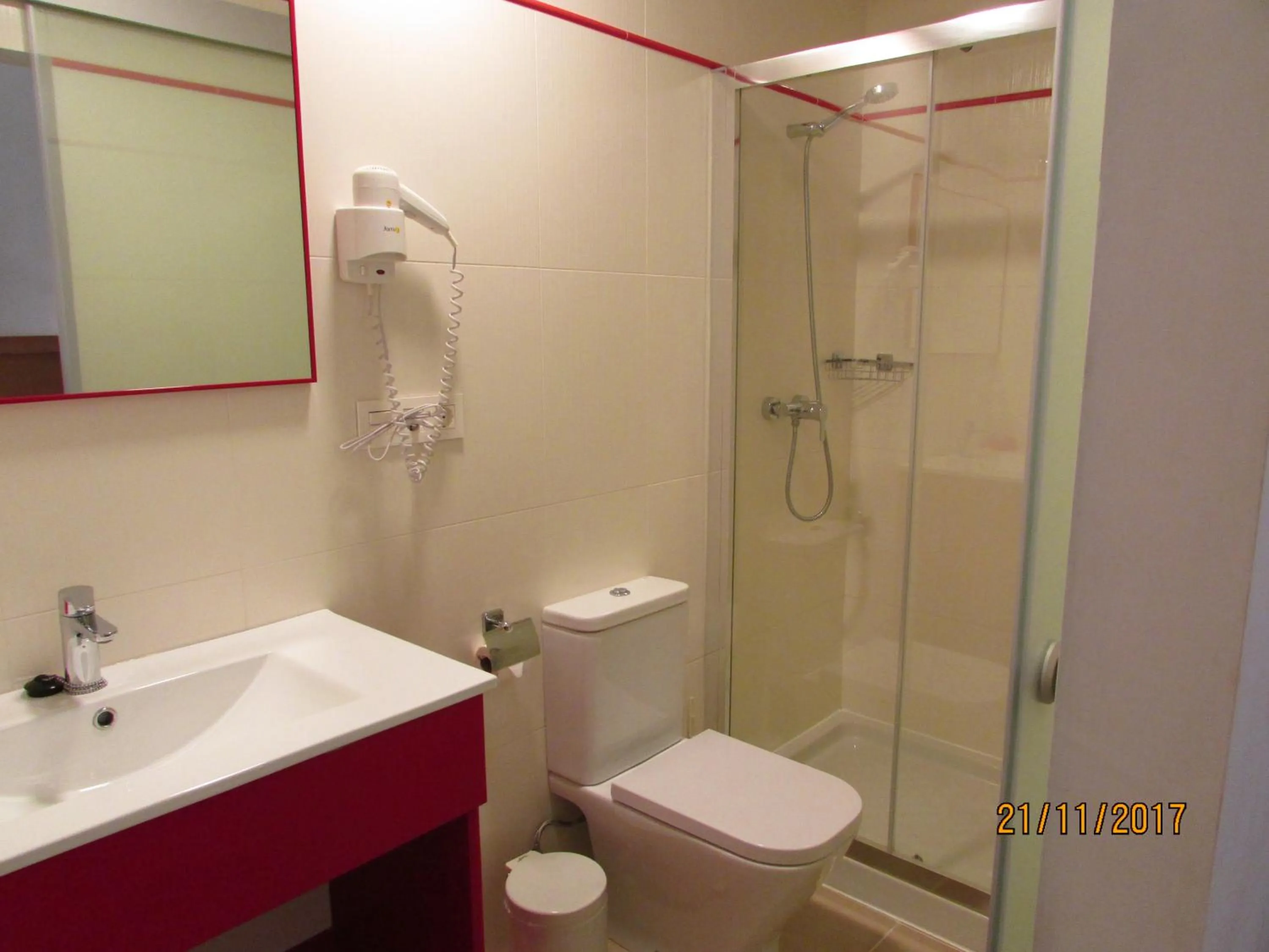 Bathroom in Hotel Goartín