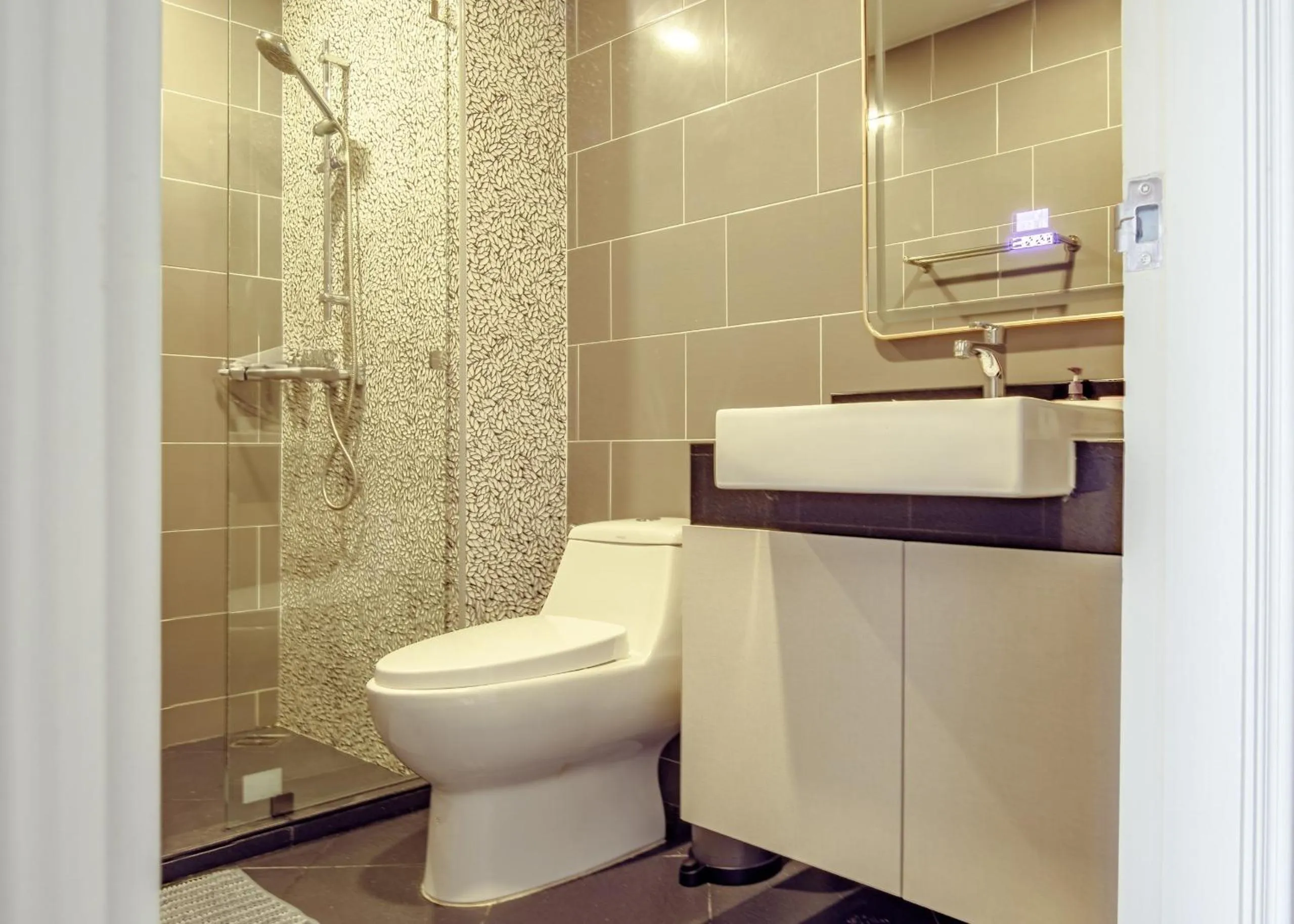 Shower in The Terraza Condotel