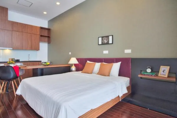 Bed in Lancaster Hanoi Service Apartment