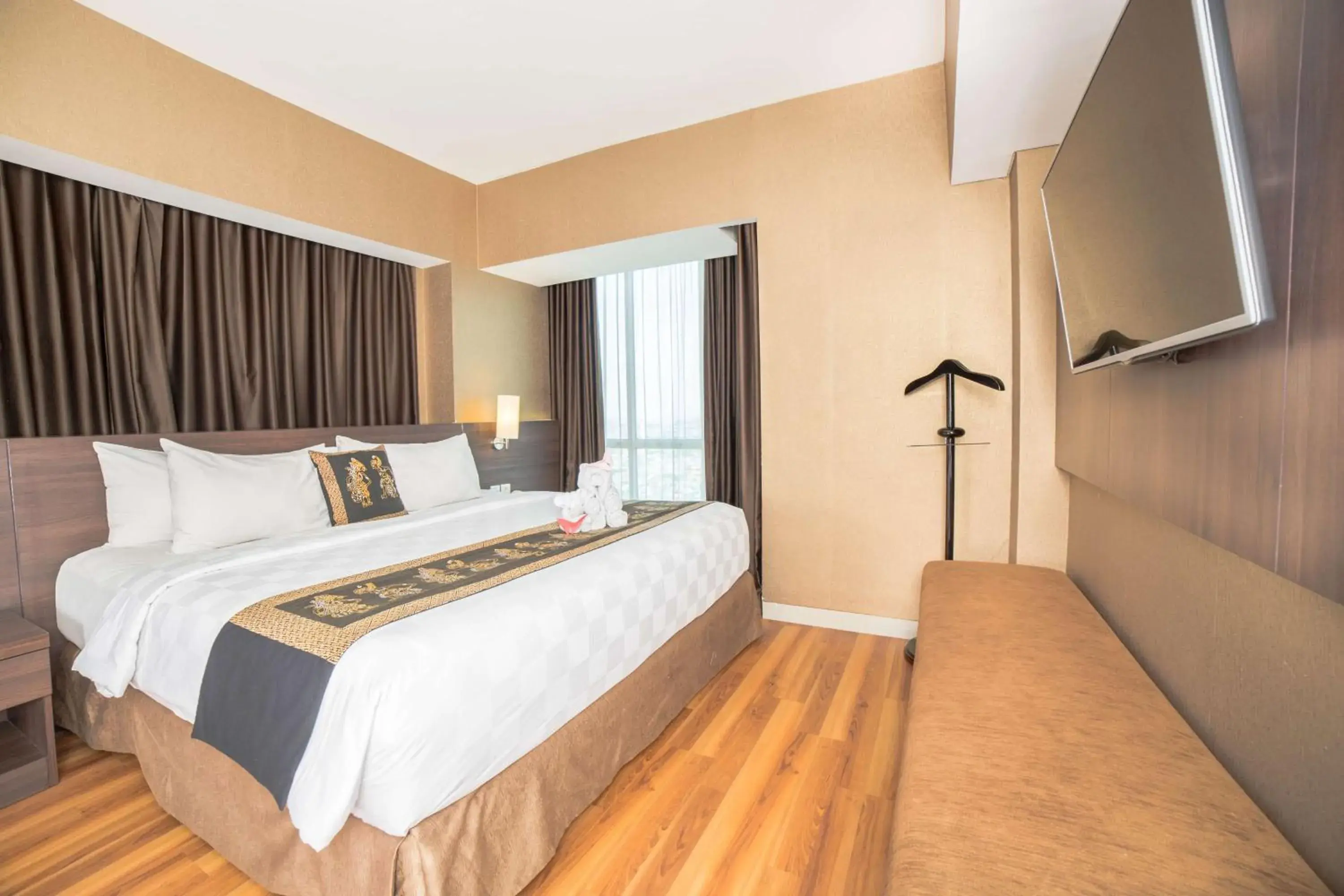 King Suite with City View in Best Western Papilio Hotel King Suite with City View in Best Western Papilio Hotel