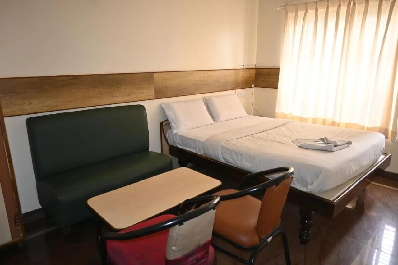 Hotel Shivaals Residency