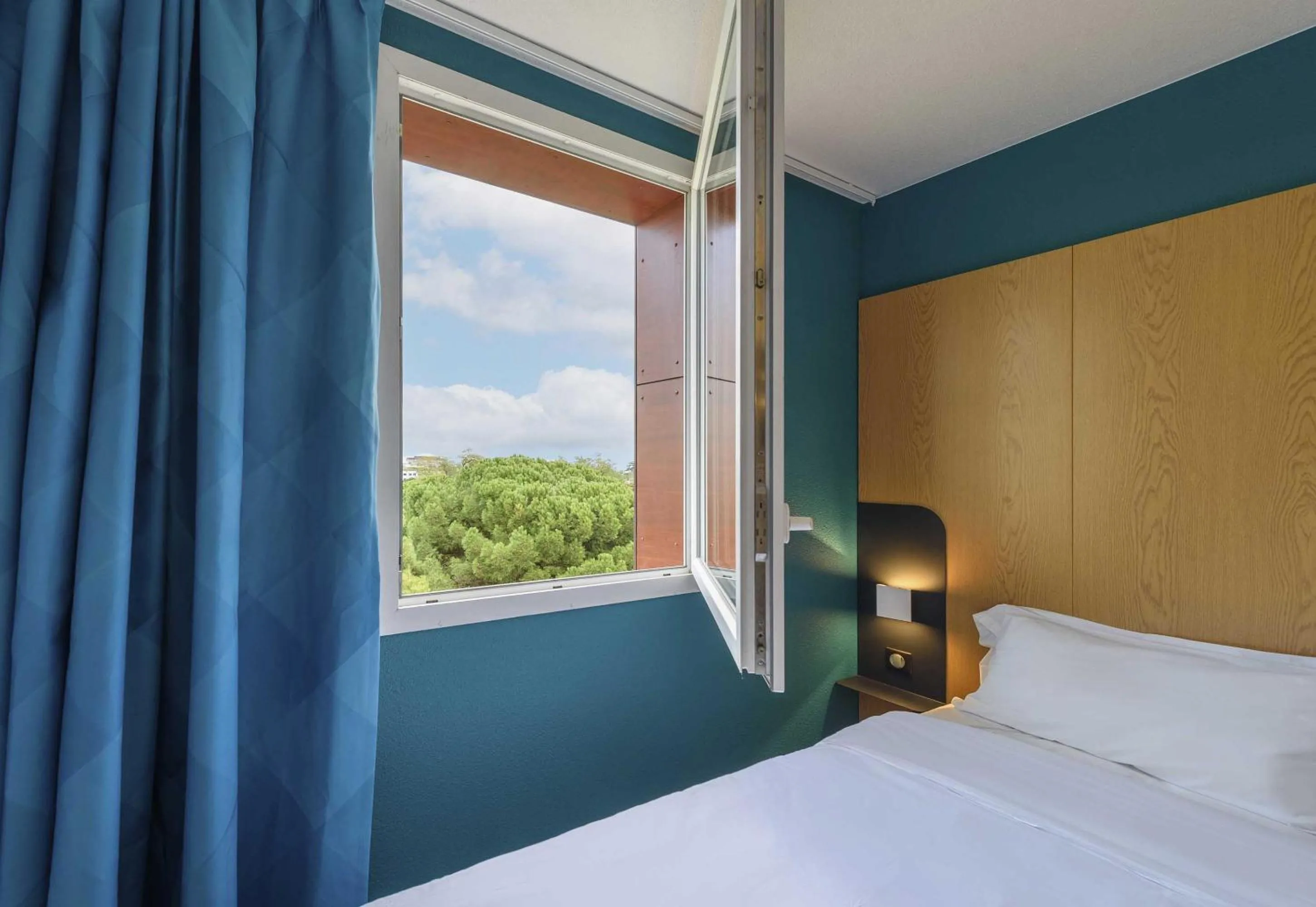 Bedroom, Bed in B&B HOTEL Toulouse Purpan Zénith