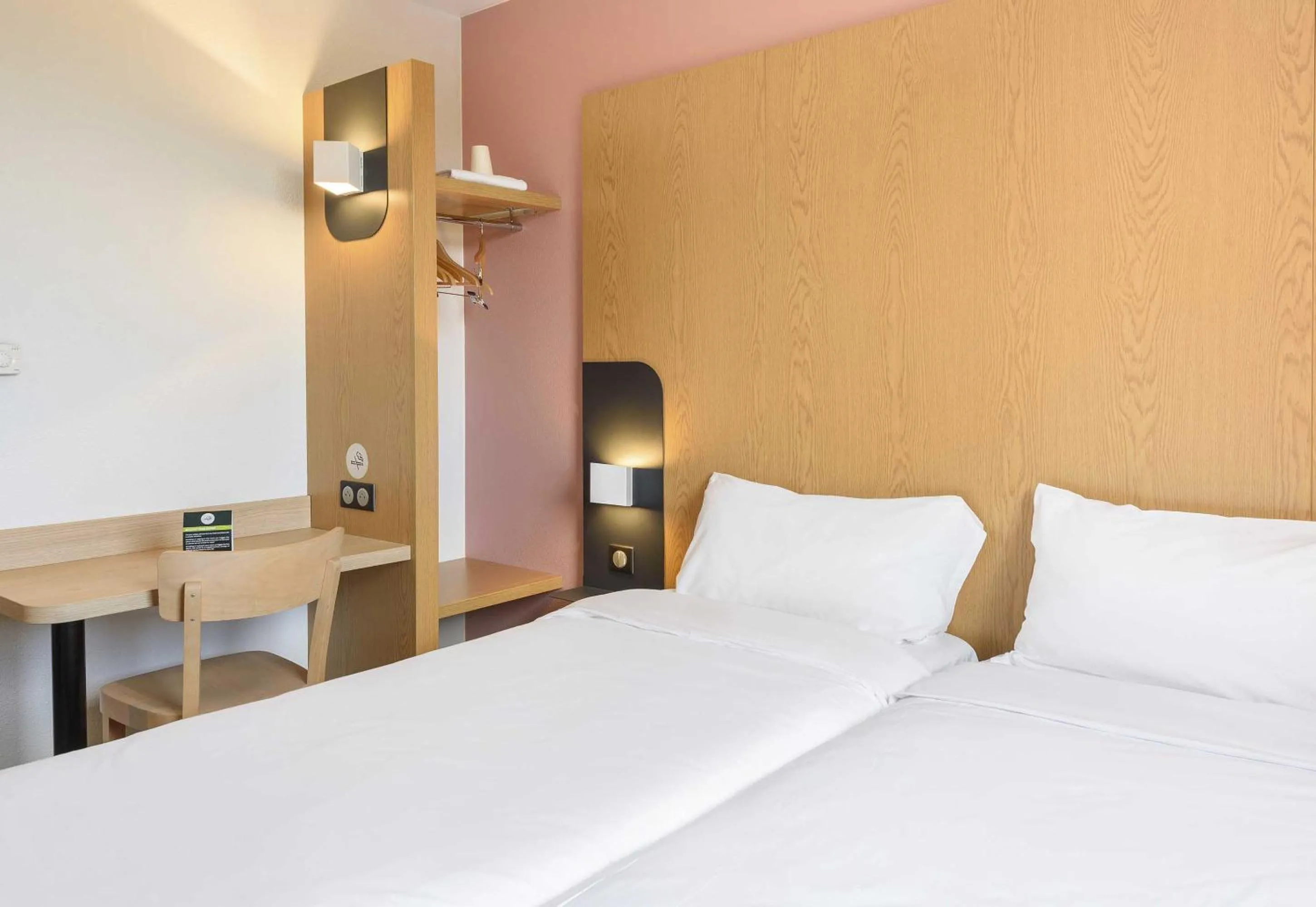 Bedroom, Bed in B&B HOTEL Toulouse Purpan Zénith