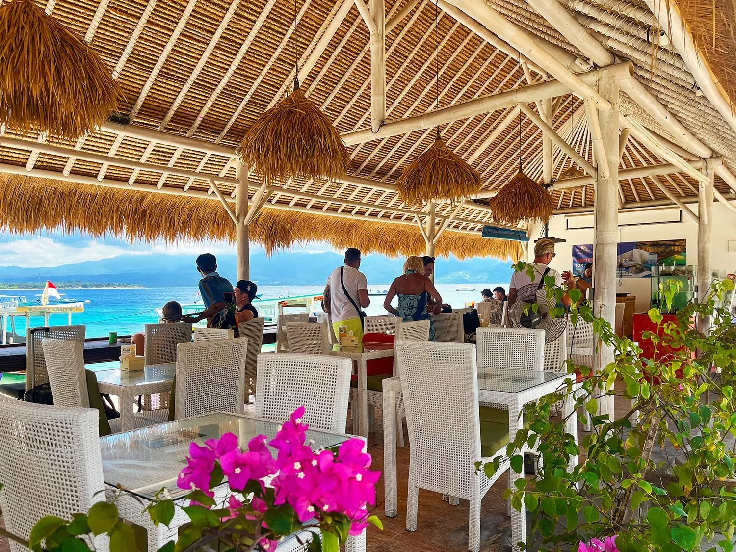 Restaurant/places to eat in Kura Kura Resort Gili Meno