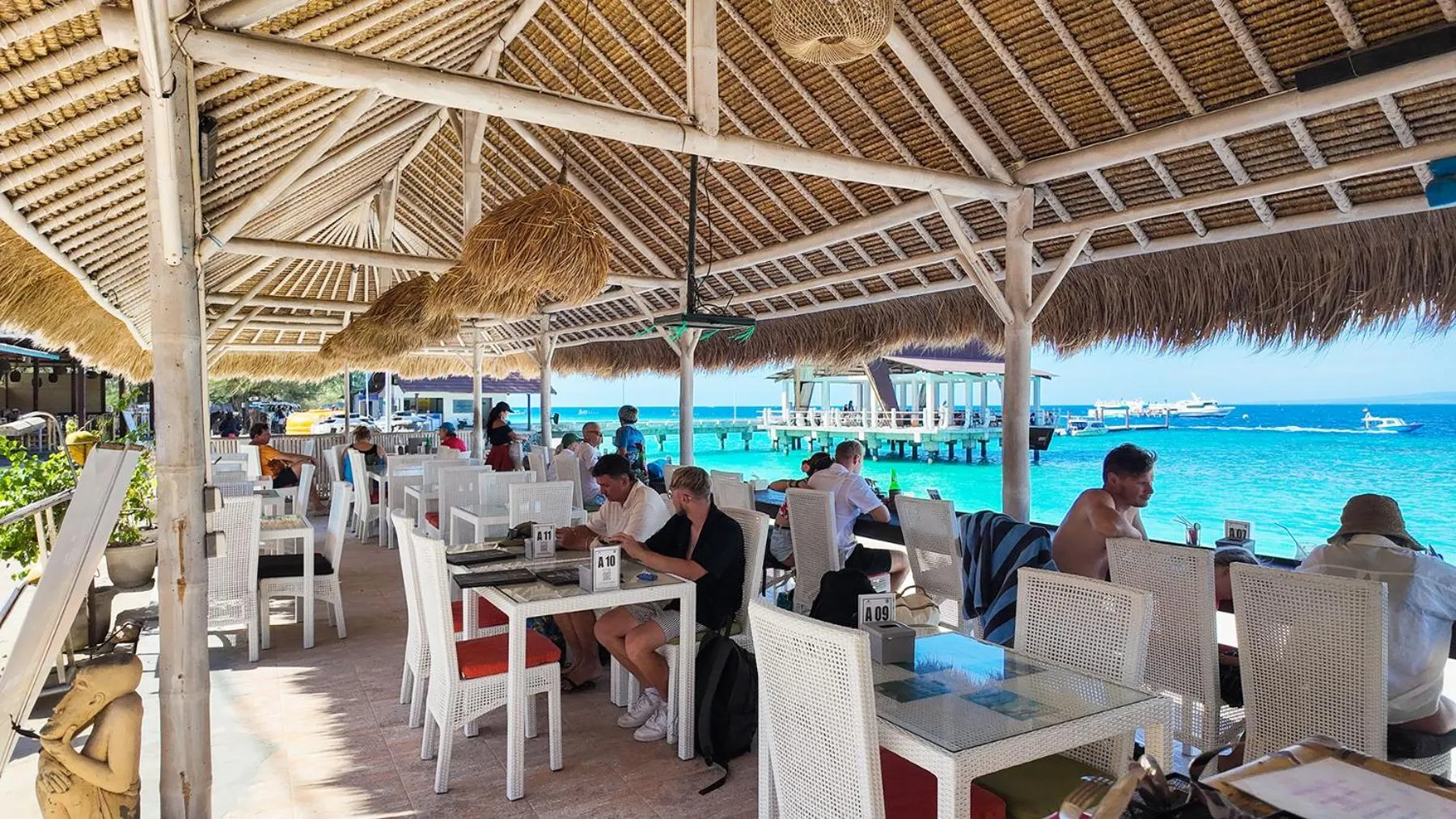 Restaurant/places to eat in Kura Kura Resort Gili Meno