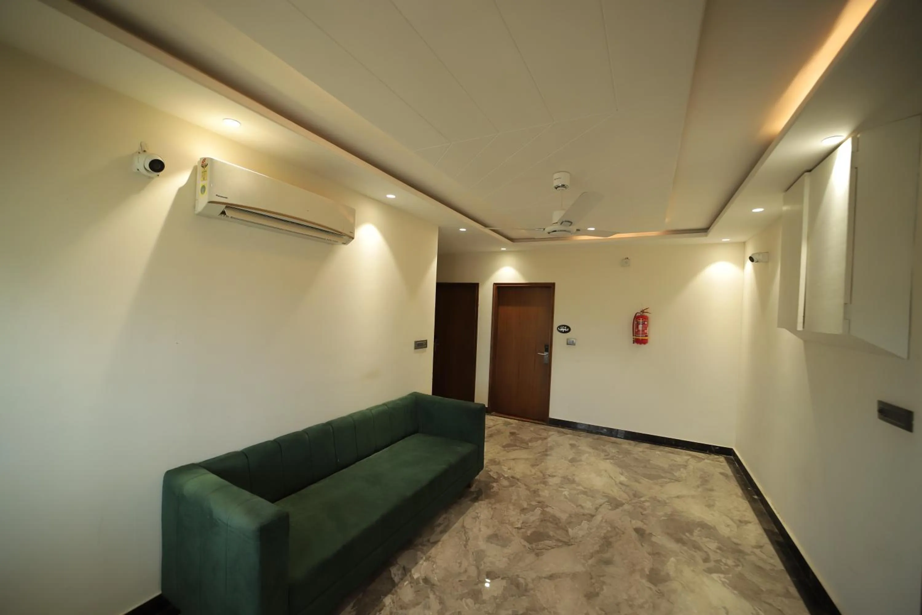 Seating area in Staykart Z