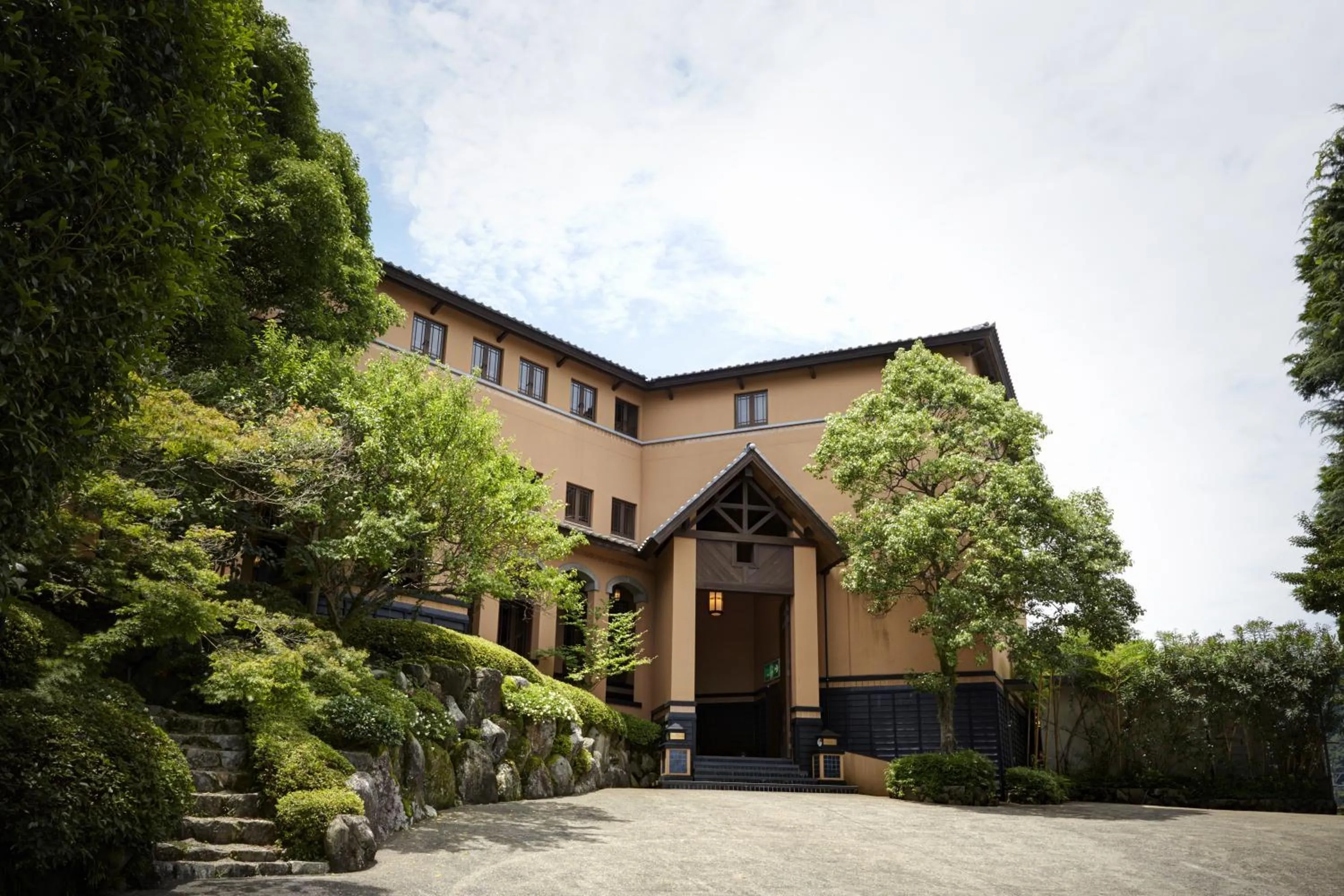 Facade/entrance in Hamilton Ureshino