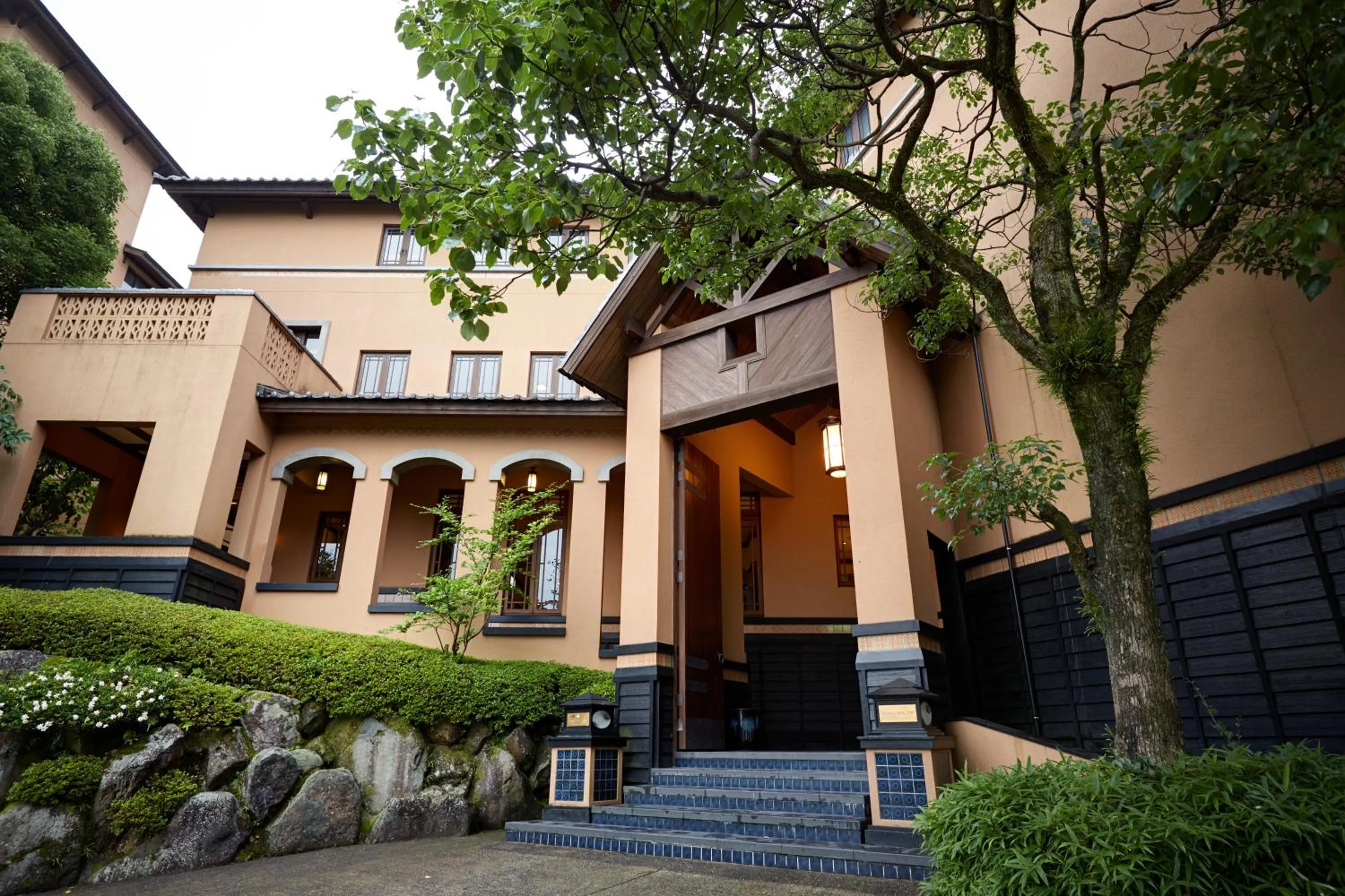 Facade/entrance in Hamilton Ureshino