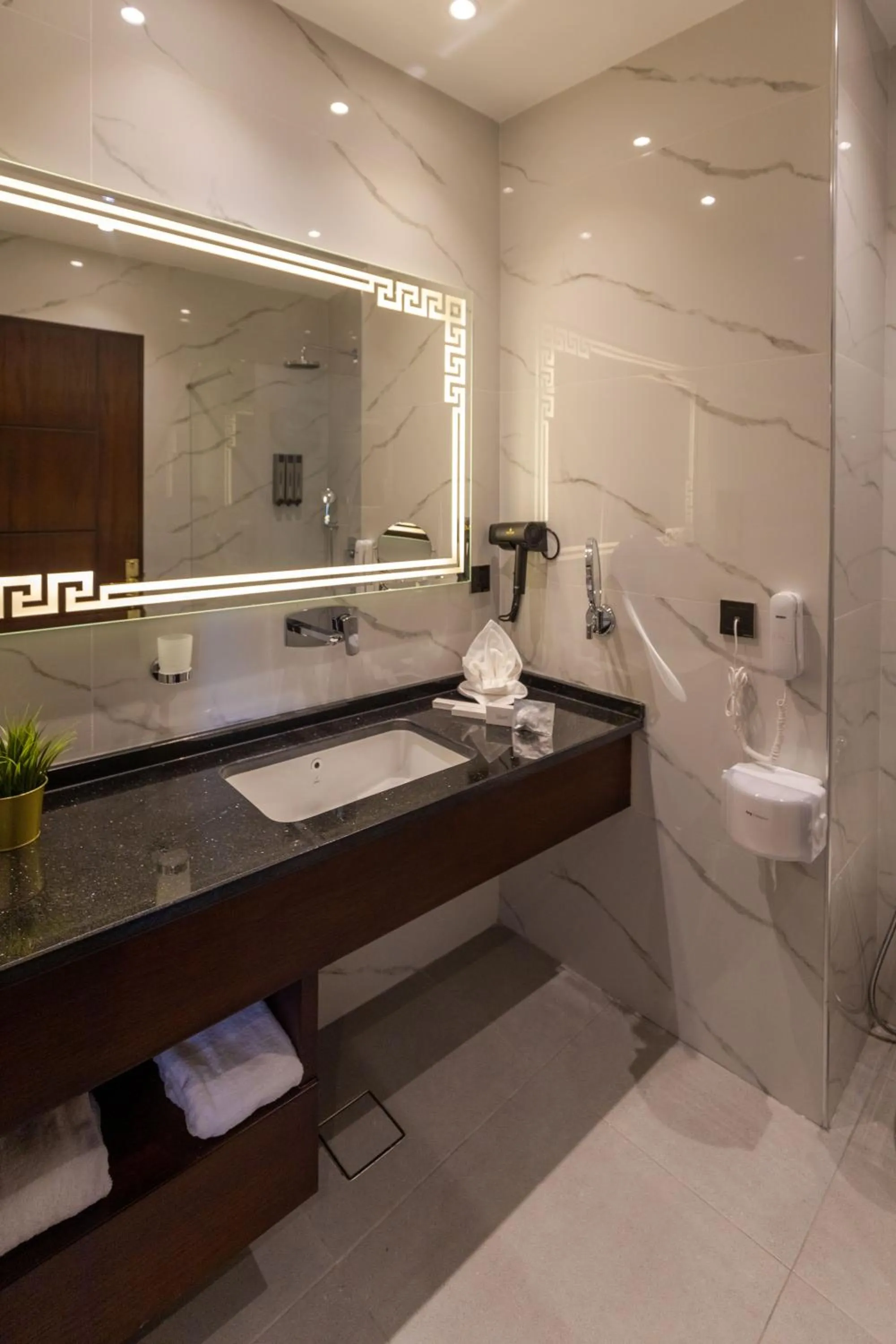 Shower in Petra Legacy Luxury