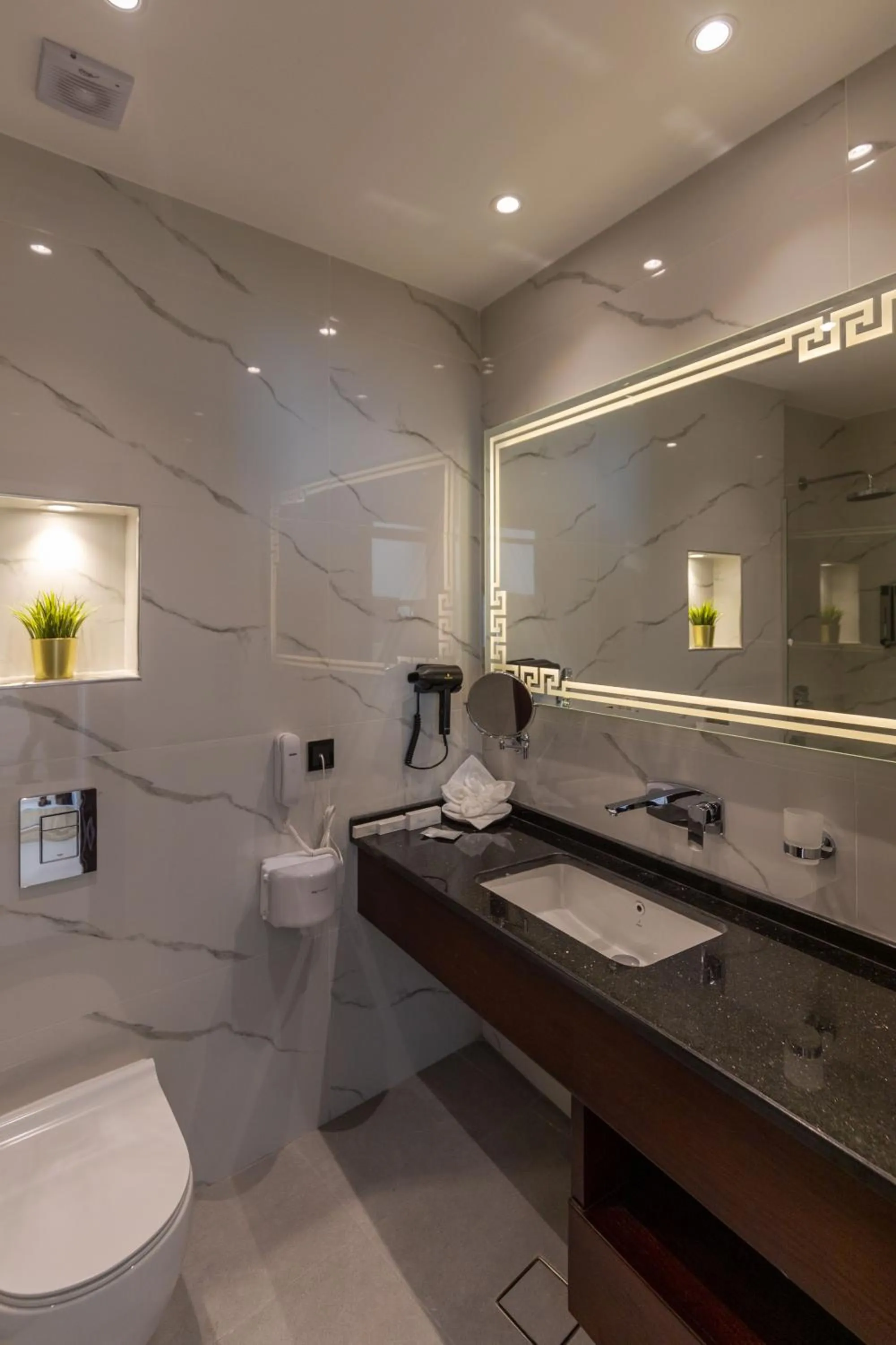 Shower in Petra Legacy Luxury