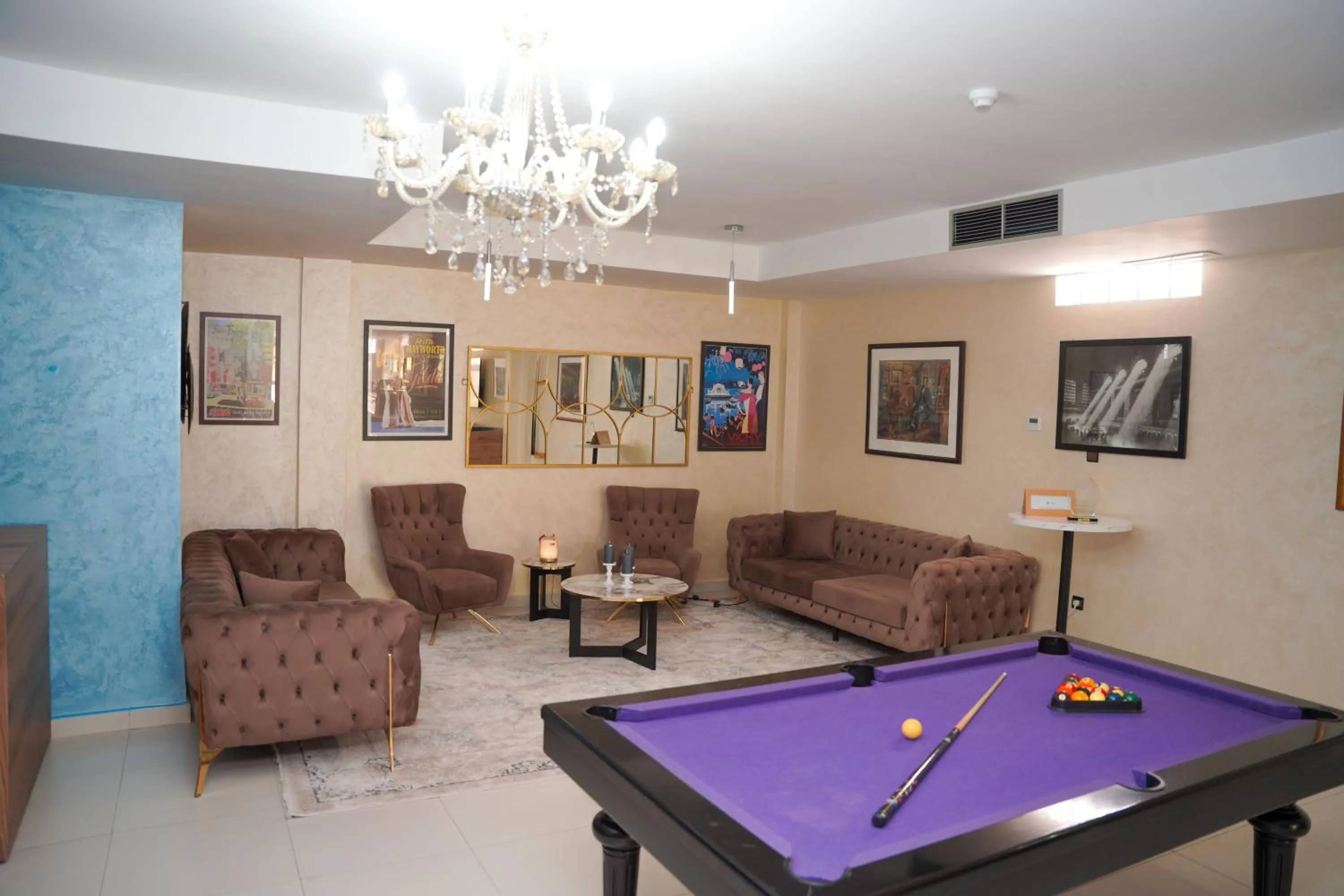 Restaurant/places to eat in AB Business Hôtel