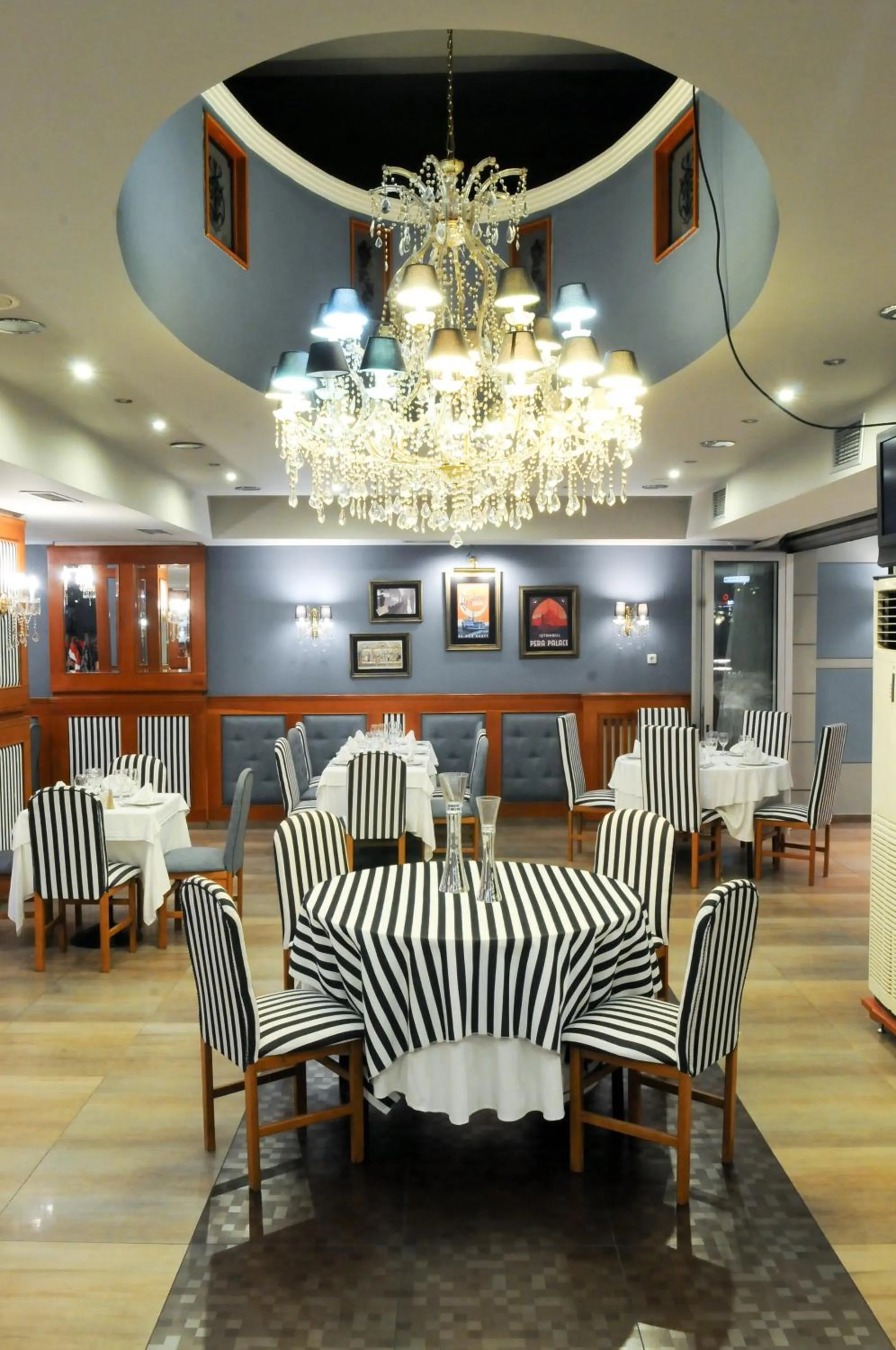 Dining area in Amvrakia Hotel