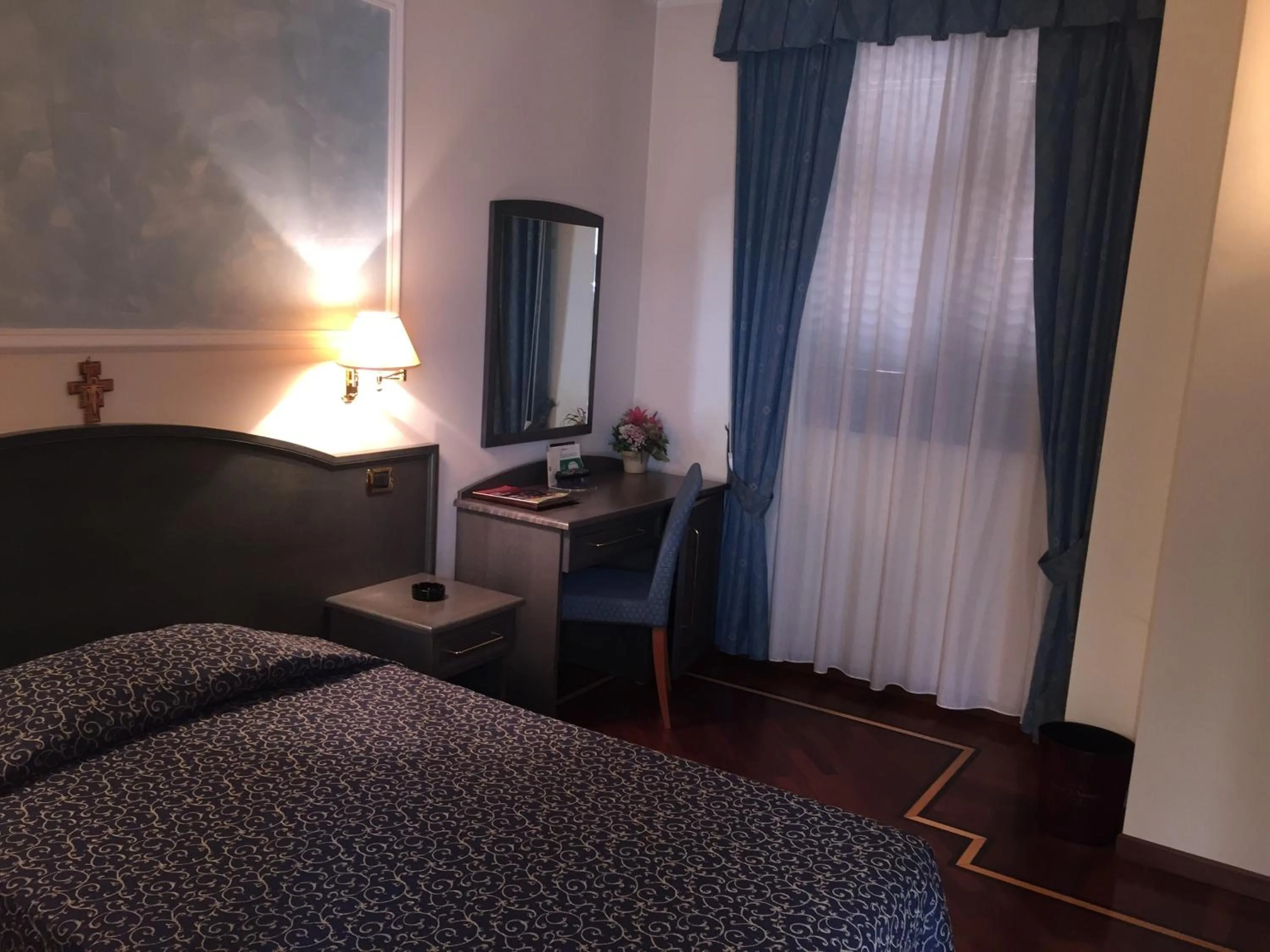 Photo of the whole room, Bed in Oscar e Amorina