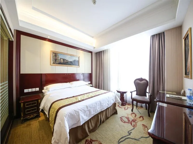 Bed in Vienna Hotel Shanghai Hongqiao Convention & Exhibition Center