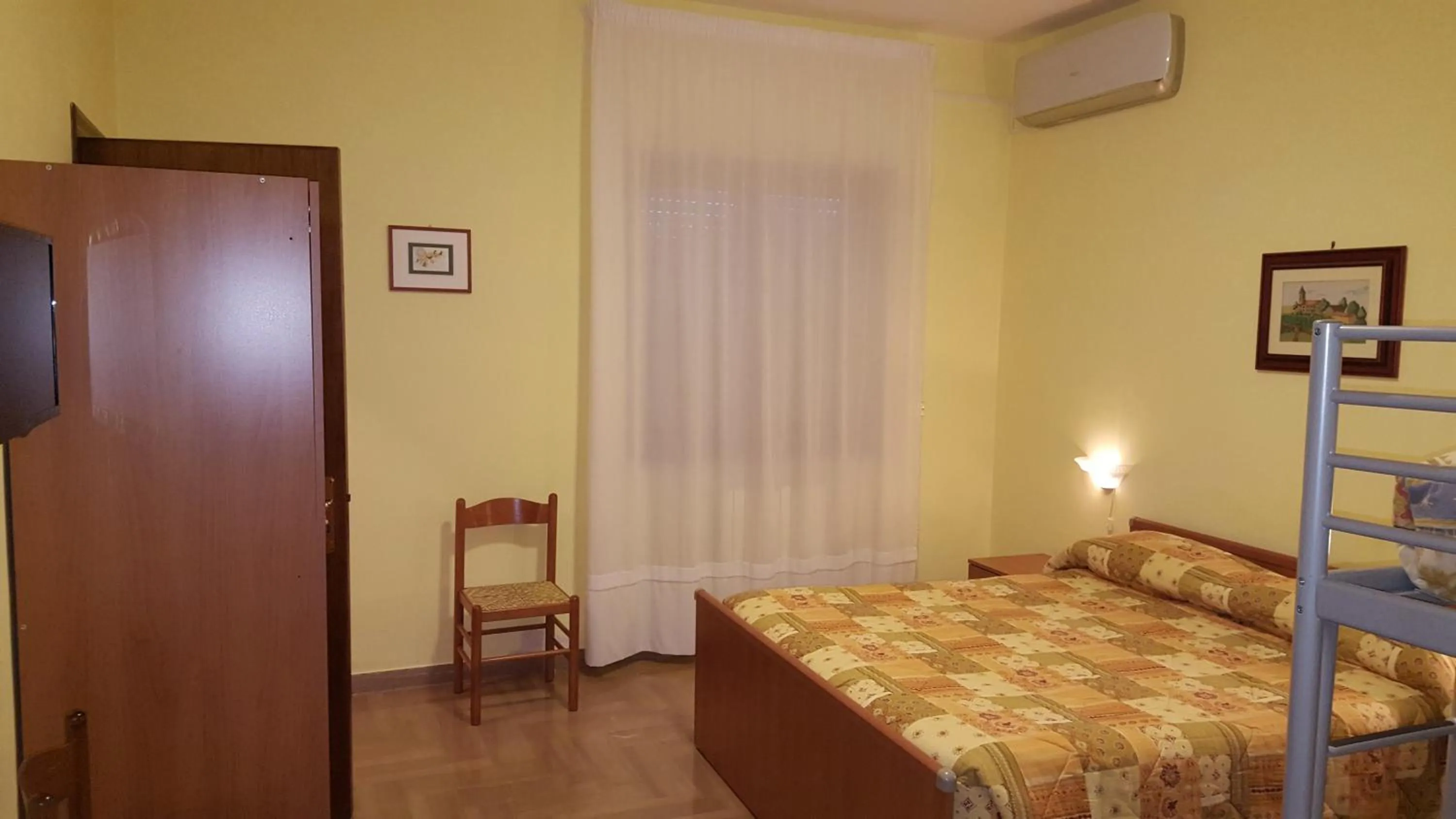 Bedroom, Bed in Villa Erry