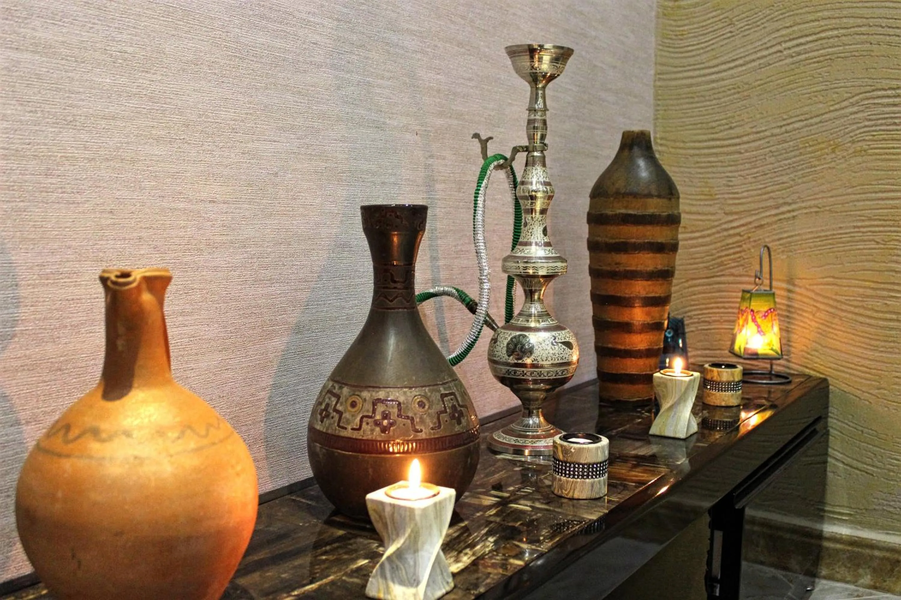 Communal lounge/ TV room in Hotel Garden House