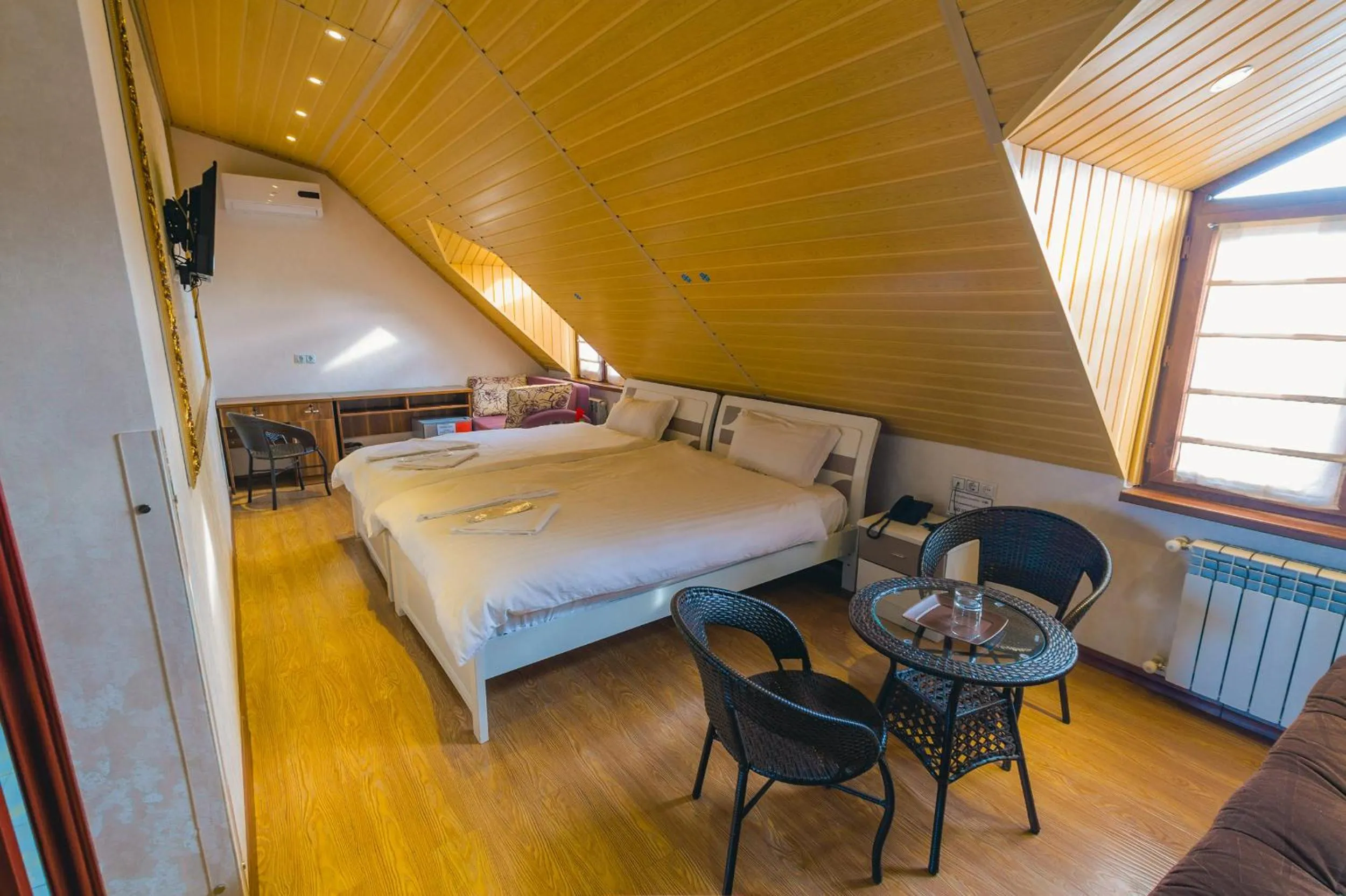 Photo of the whole room, Bed in Hotel Garden House