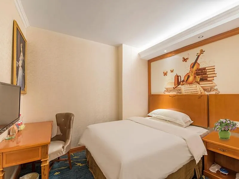 Bed in Vienna Hotel Zhengzhou Airport