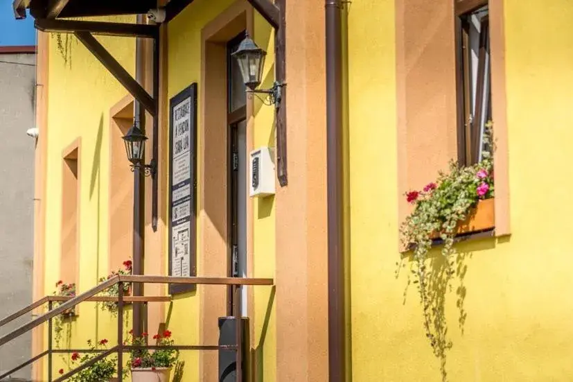 Double or Twin Room with Bathroom in Restaurace Stará Lípa Double or Twin Room with Bathroom in Restaurace Stará Lípa