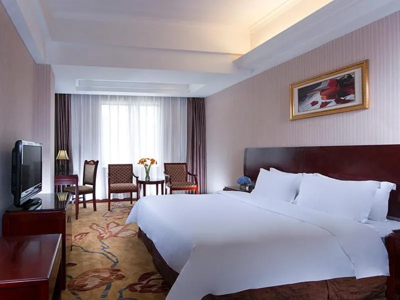Vienna Hotel Shenzhen Yinhu Bus Station