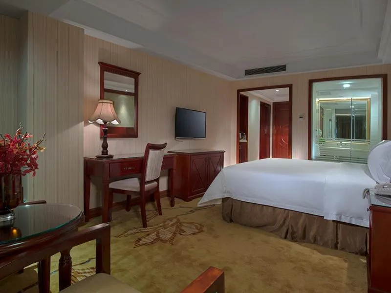 Bed in Vienna Hotel Shenzhen Futian Bagua Road