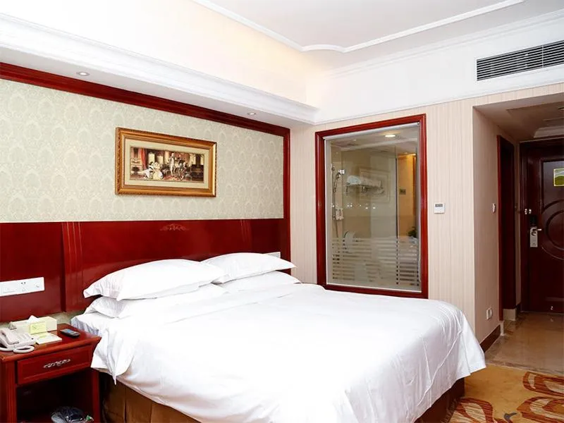 Bed in Vienna Hotel Shenzhen Futian Bagua Road
