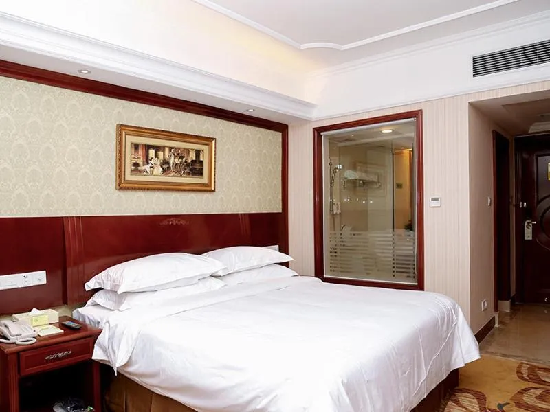 Bed in Vienna Hotel Shenzhen Futian Bagua Road