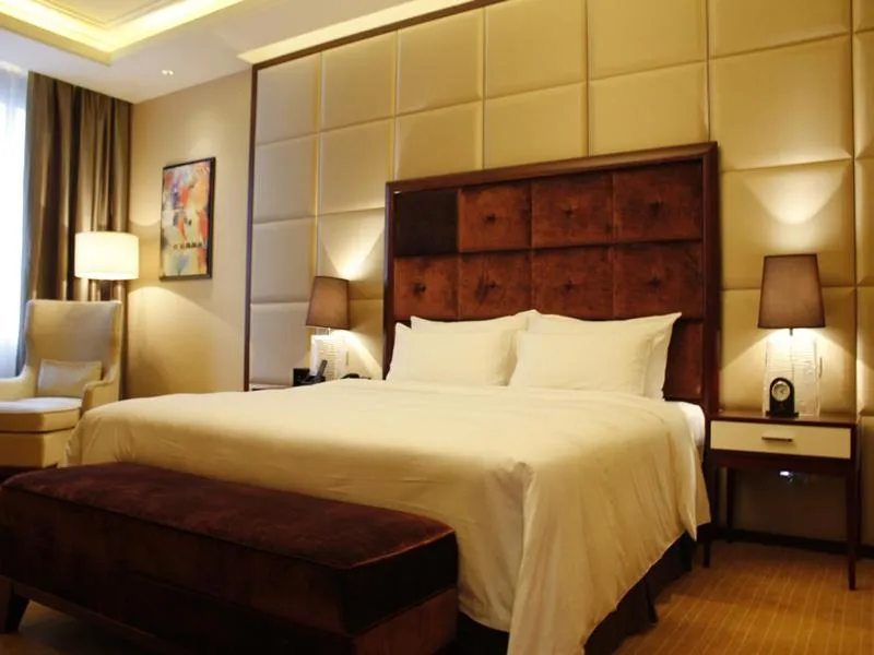 Bed in Vienna Hotel Shenzhen Exibition Center