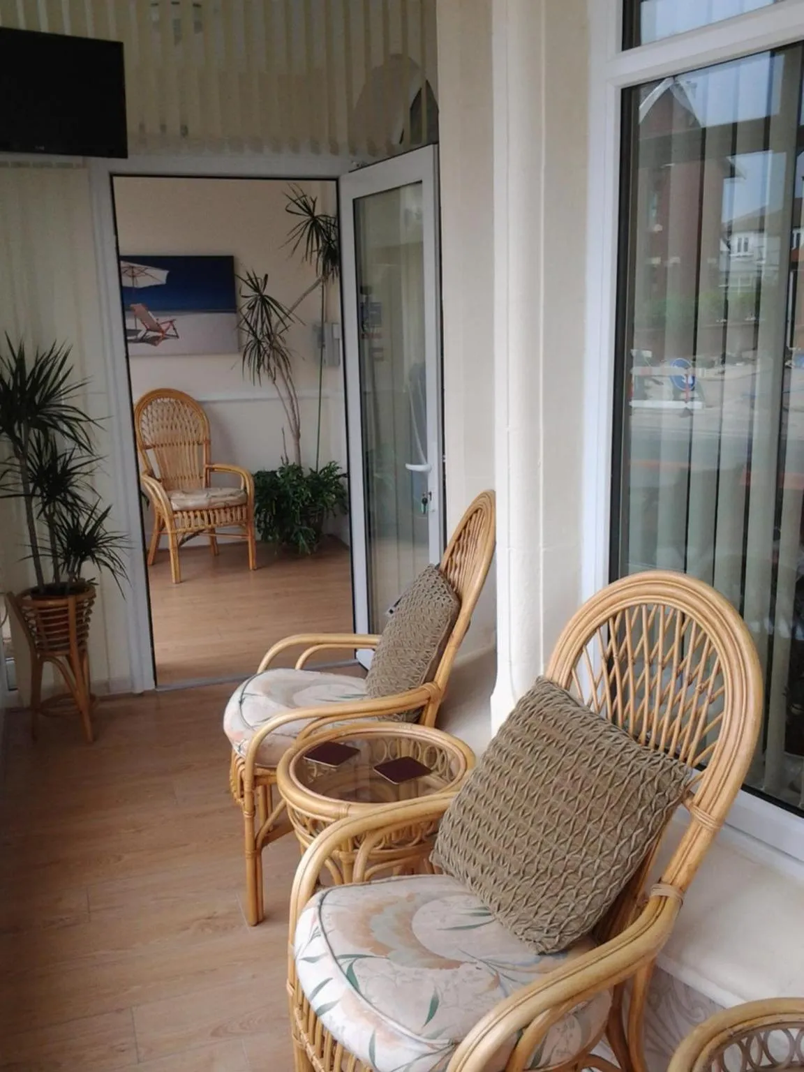Seating area in Surrey House Hotel