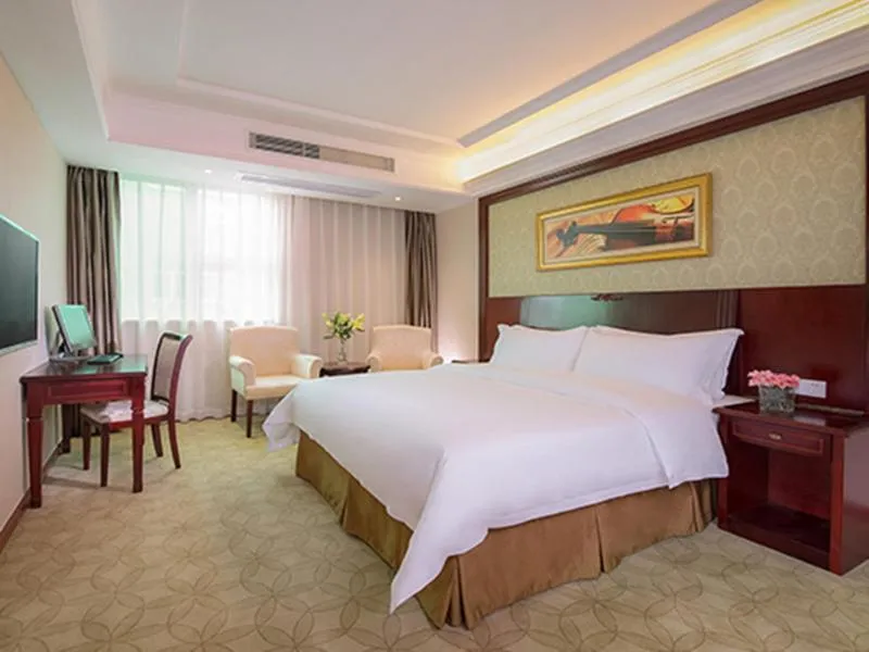 Bed in Vienna Hotel Shenzhen BaoAn Qianjin Road