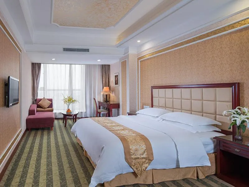 Bed in Vienna Hotel Songgang Yanchuan Road