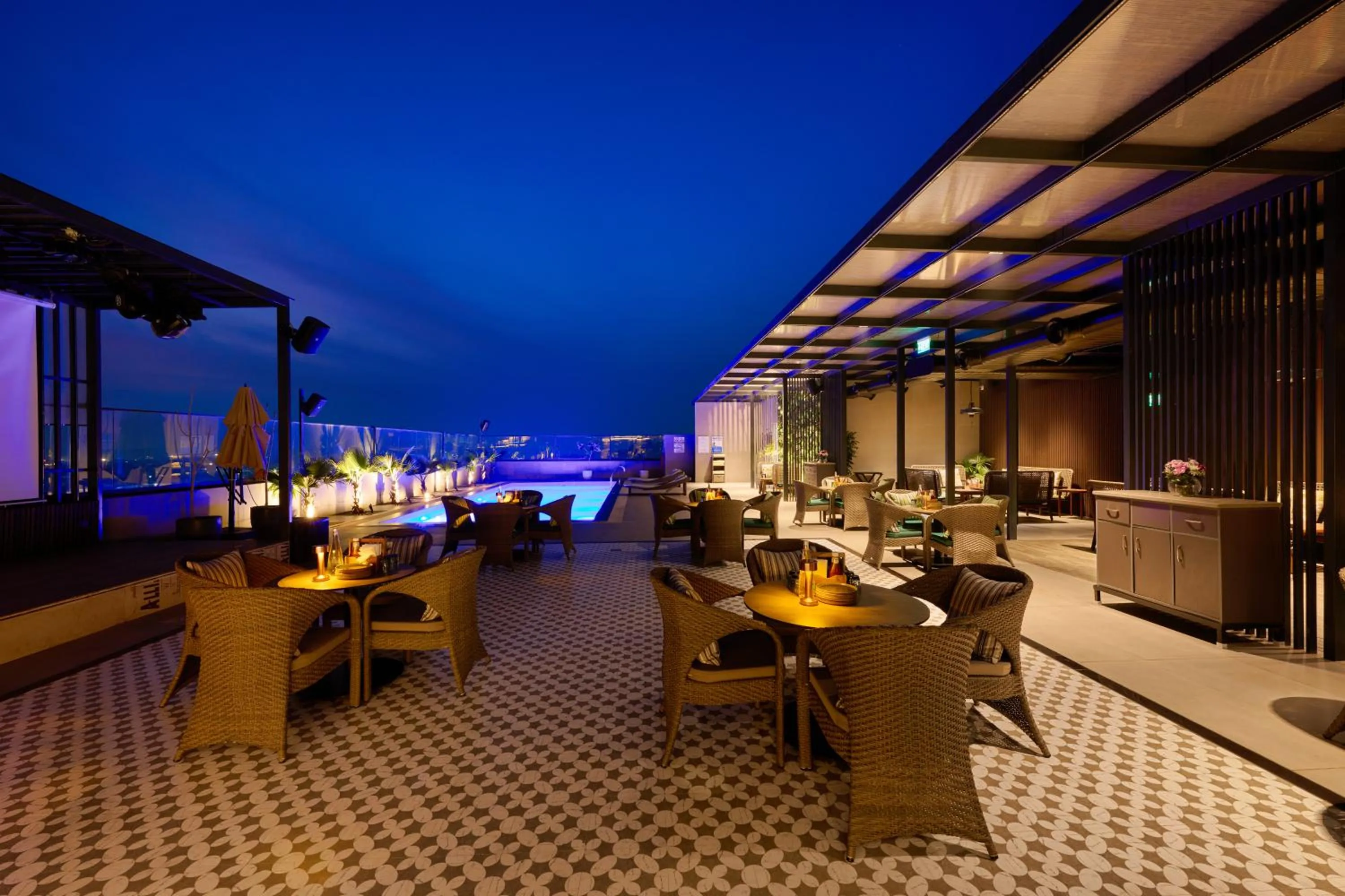 Swimming pool in Riviera Sarovar Portico Pathankot