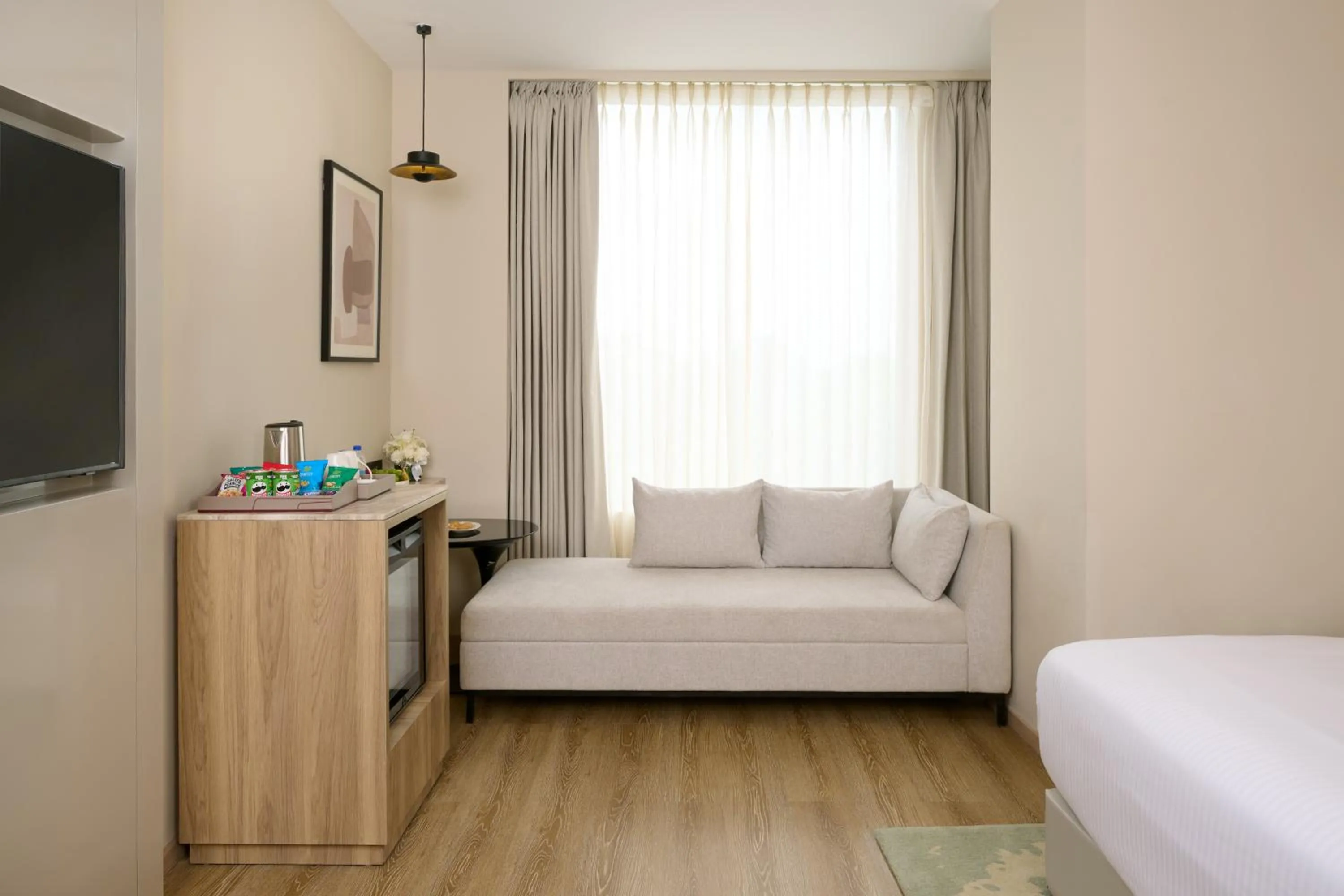 Bedroom, Bed in Riviera Sarovar Portico Pathankot
