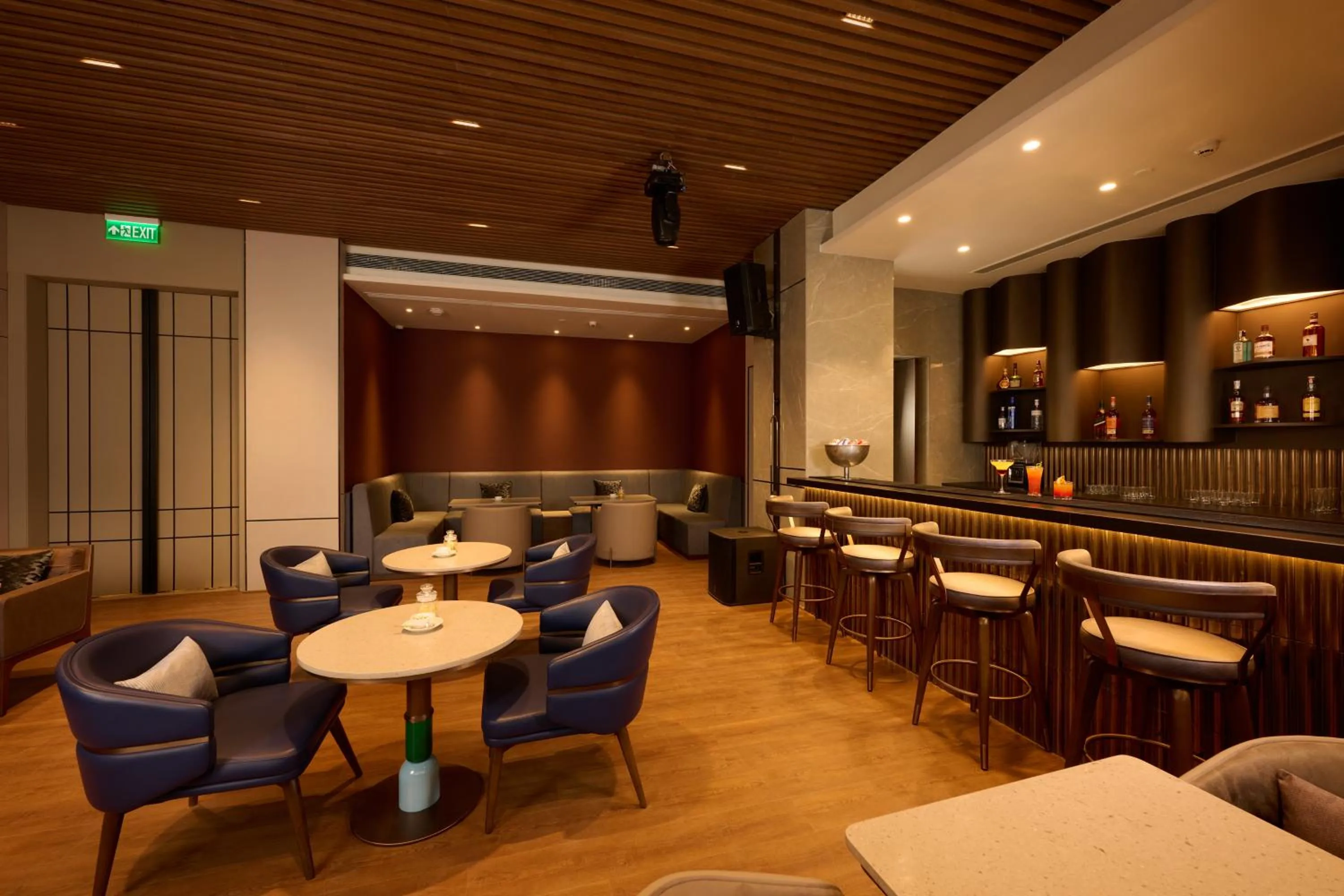 Lounge or bar in Riviera Sarovar Portico Pathankot