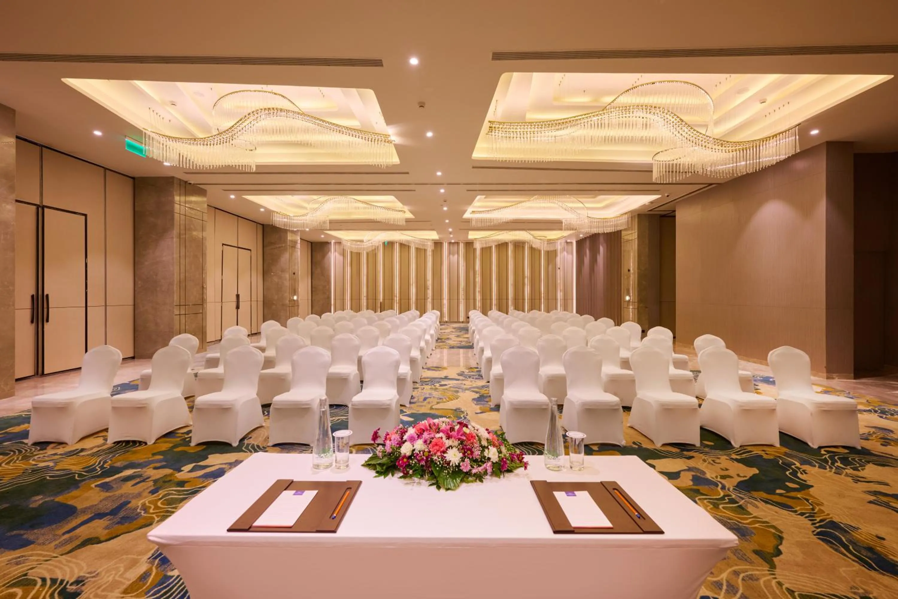 Meeting/conference room in Riviera Sarovar Portico Pathankot