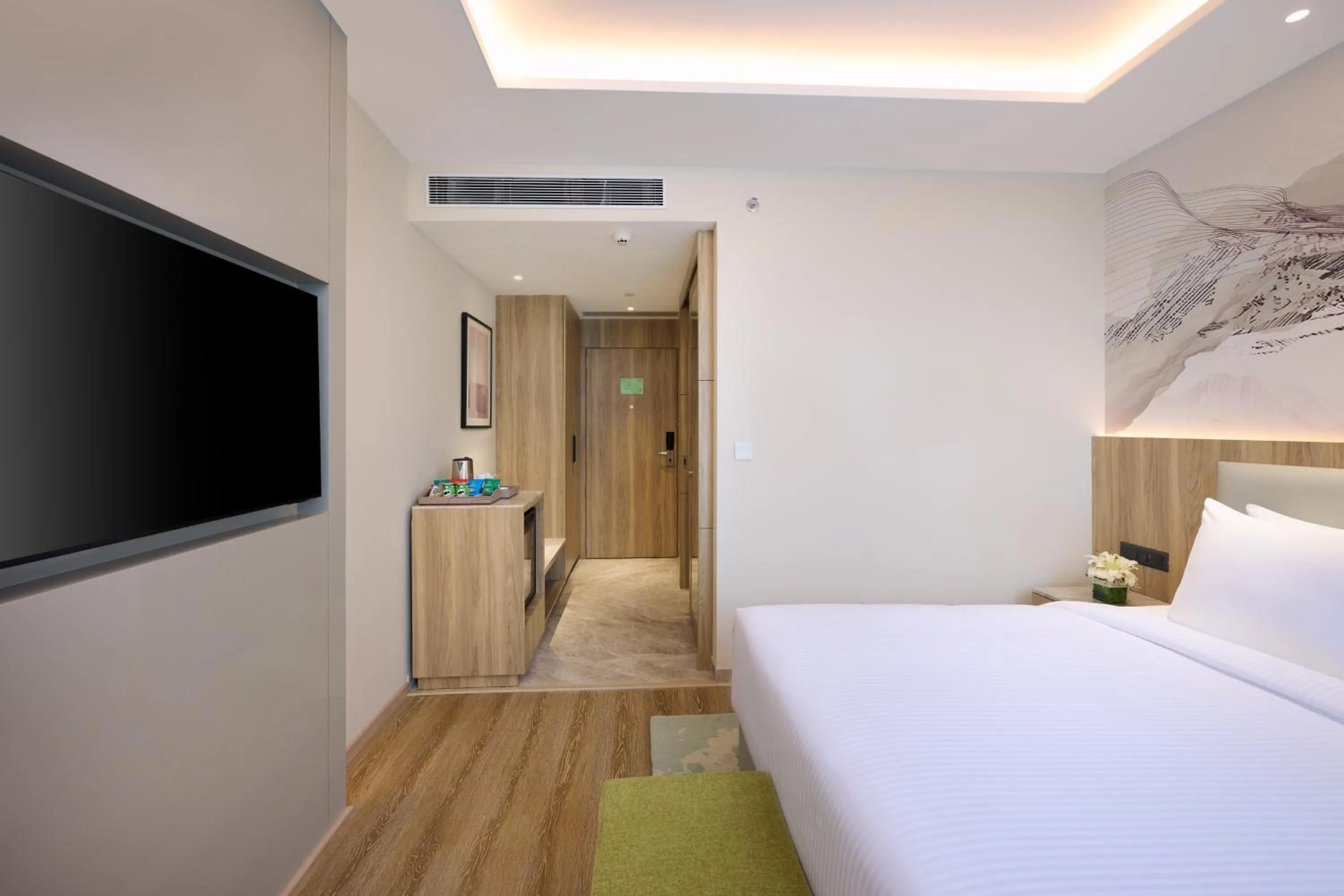 Bedroom, Bed in Riviera Sarovar Portico Pathankot