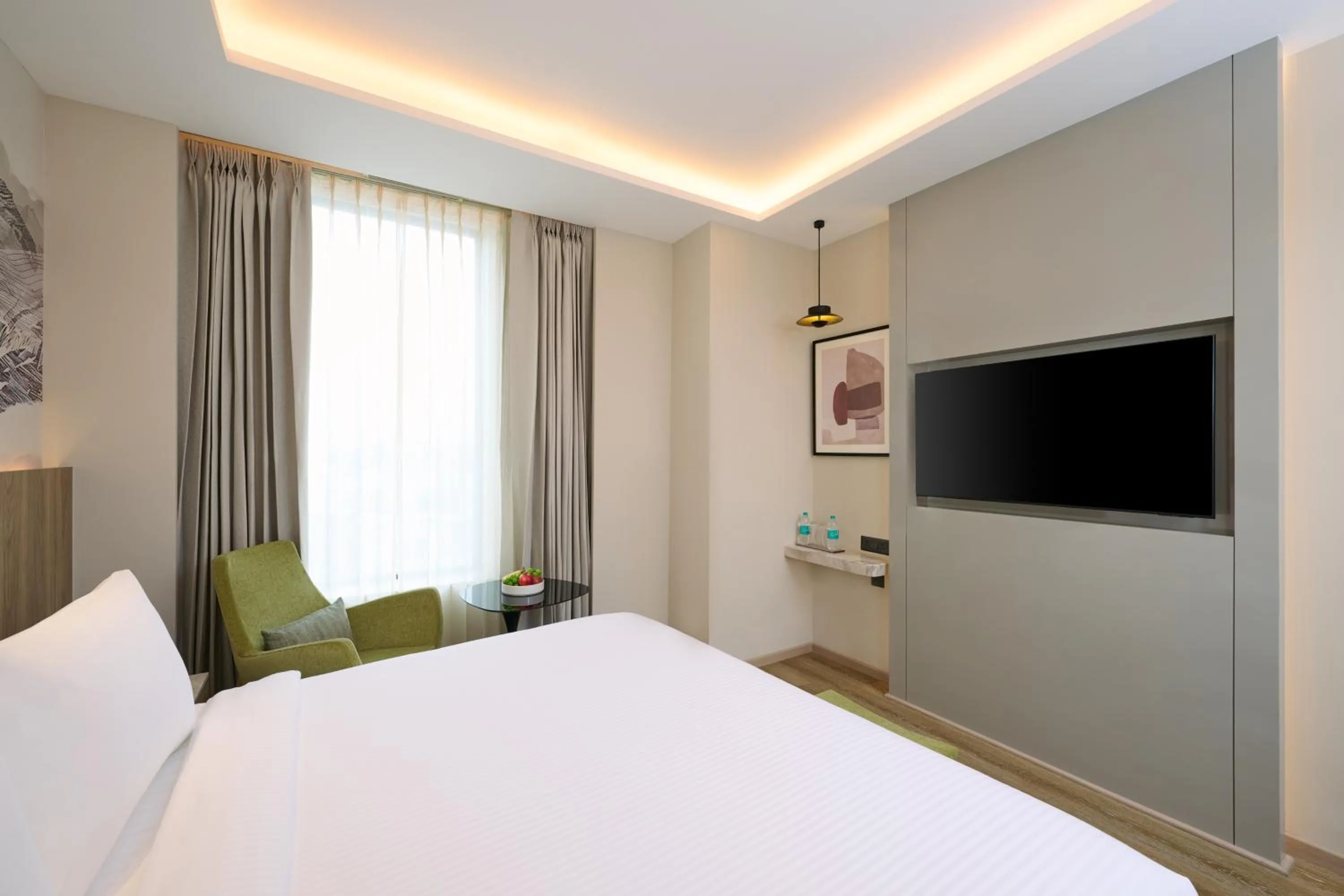 Bedroom, Bed in Riviera Sarovar Portico Pathankot