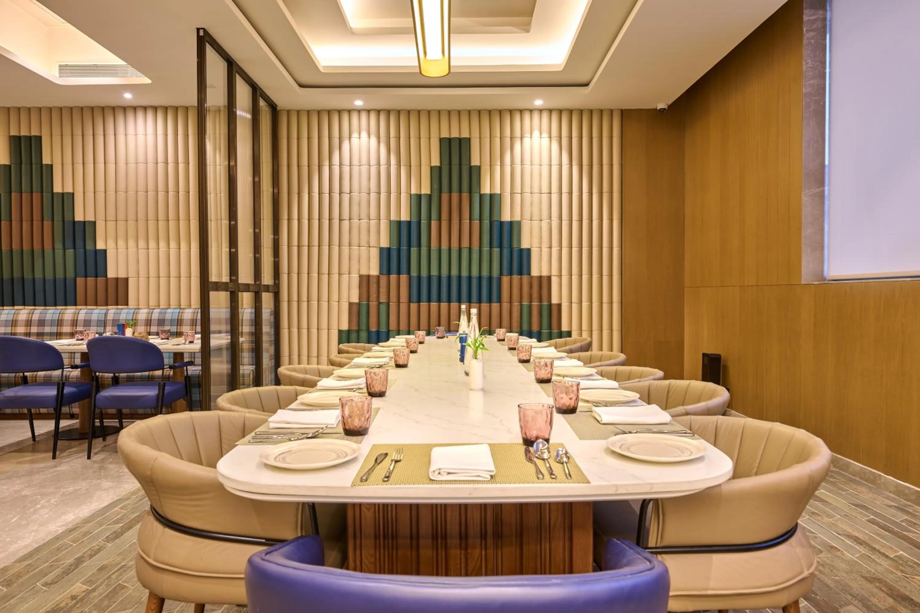 Restaurant/places to eat in Riviera Sarovar Portico Pathankot