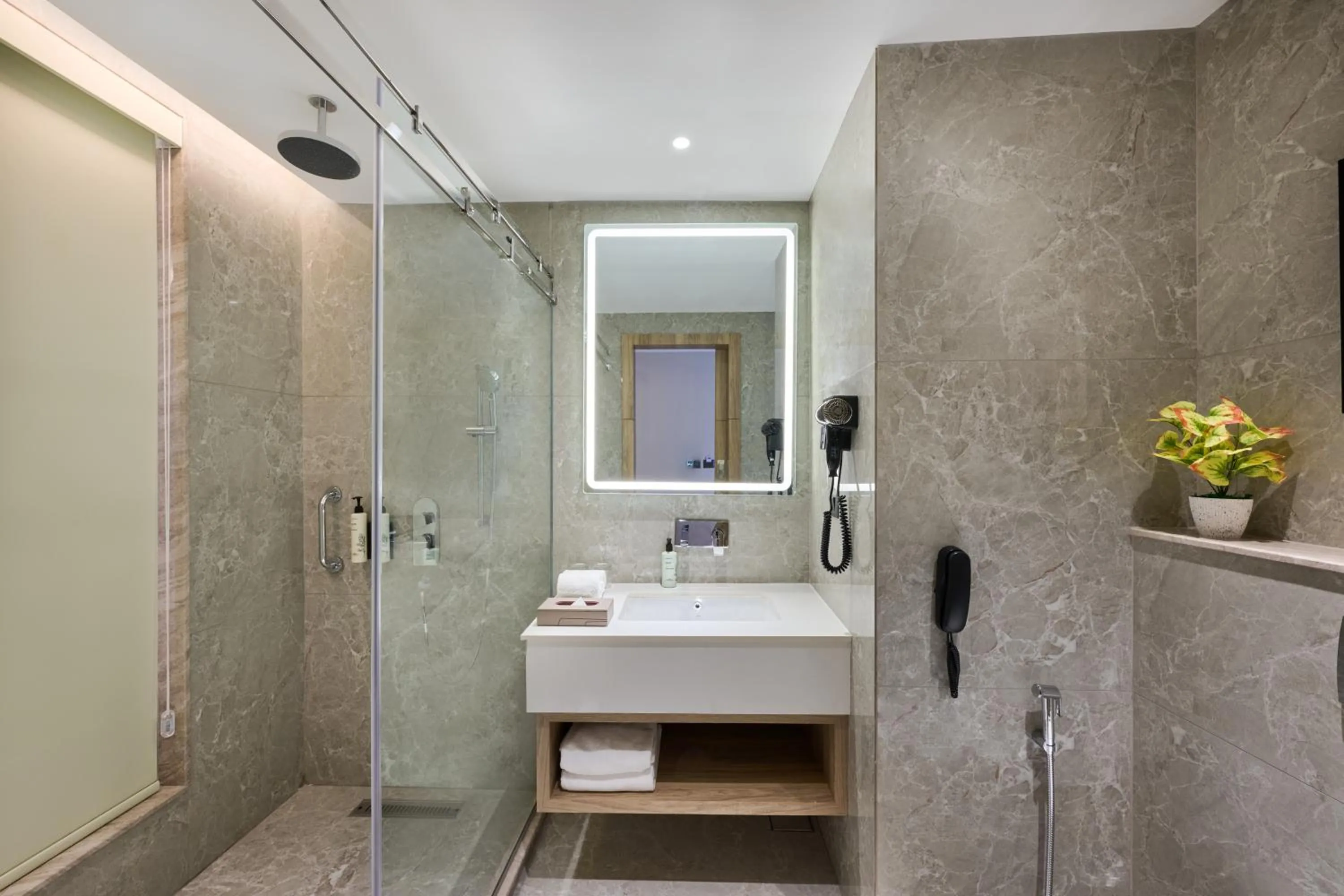 Bathroom in Riviera Sarovar Portico Pathankot