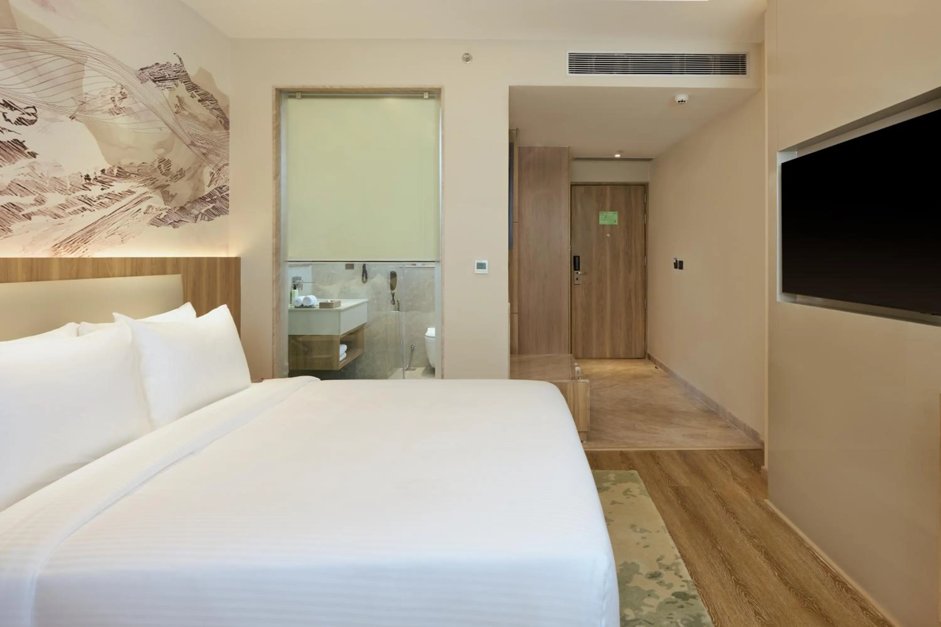 Bedroom, Bed in Riviera Sarovar Portico Pathankot